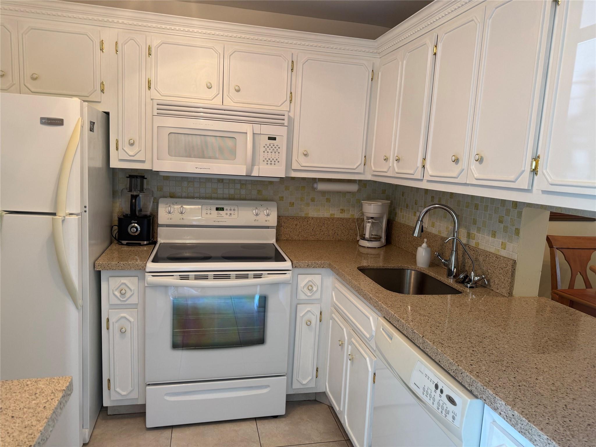 Lauderdale Oaks - Residential