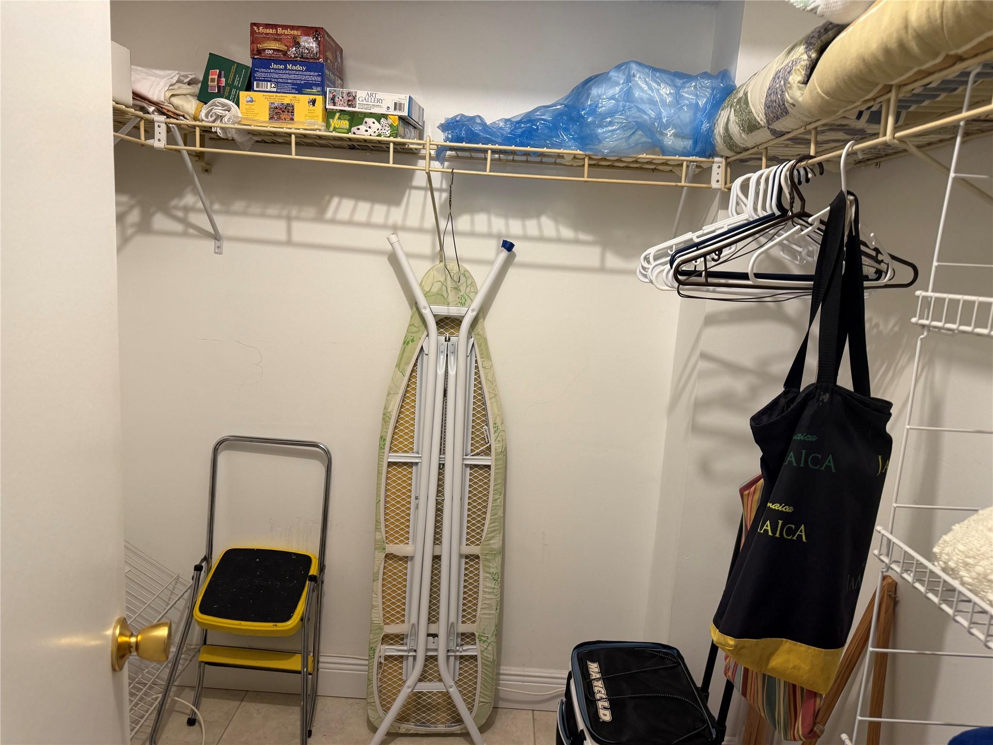 Lauderdale Oaks - Residential