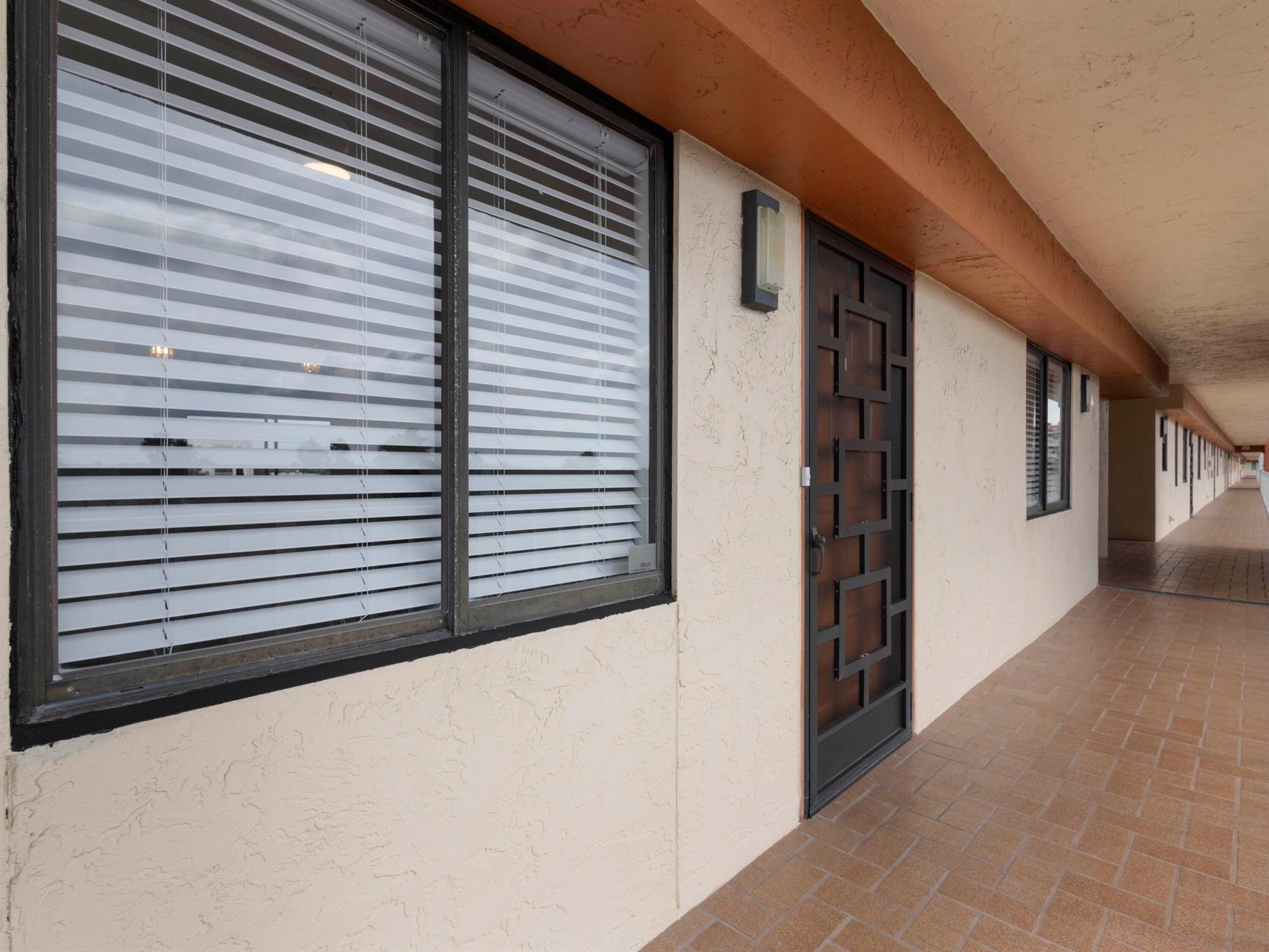 HUNTINGTON TOWERS - Residential Lease