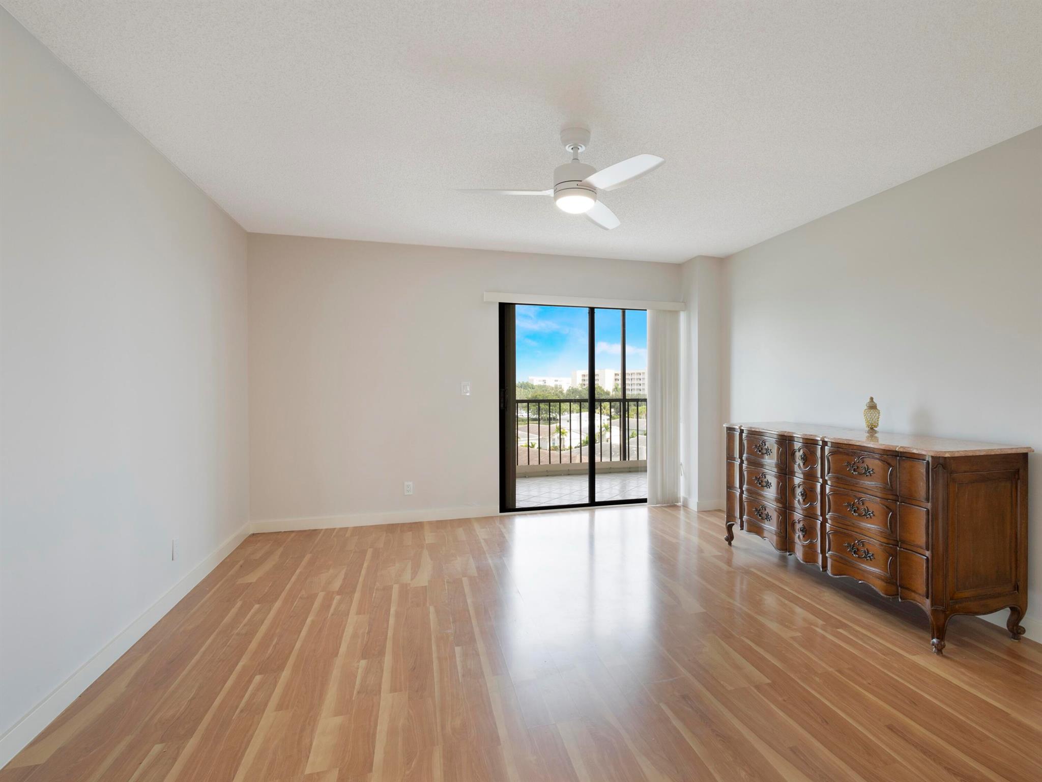 HUNTINGTON TOWERS - Residential Lease