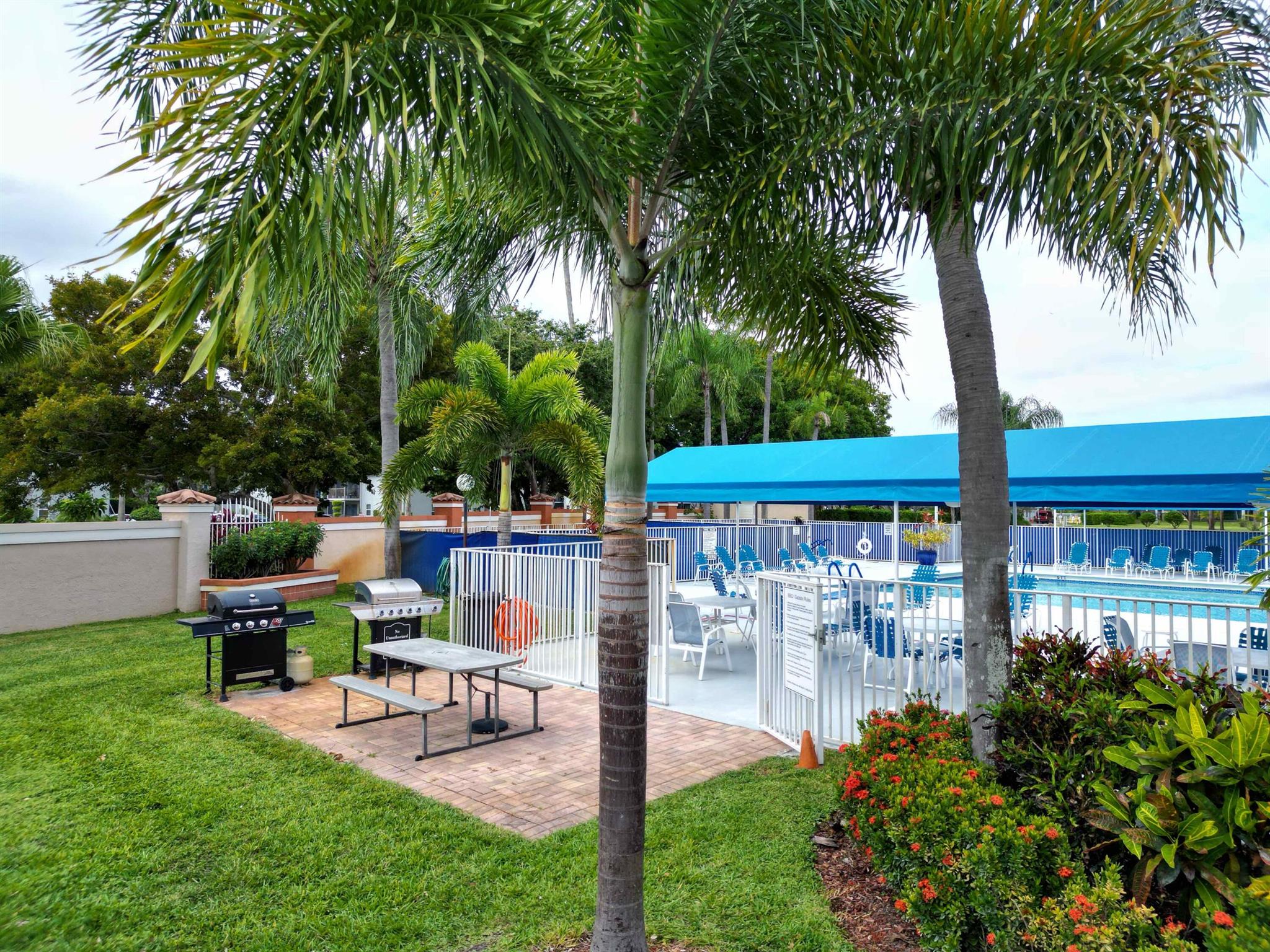 HUNTINGTON TOWERS - Residential Lease