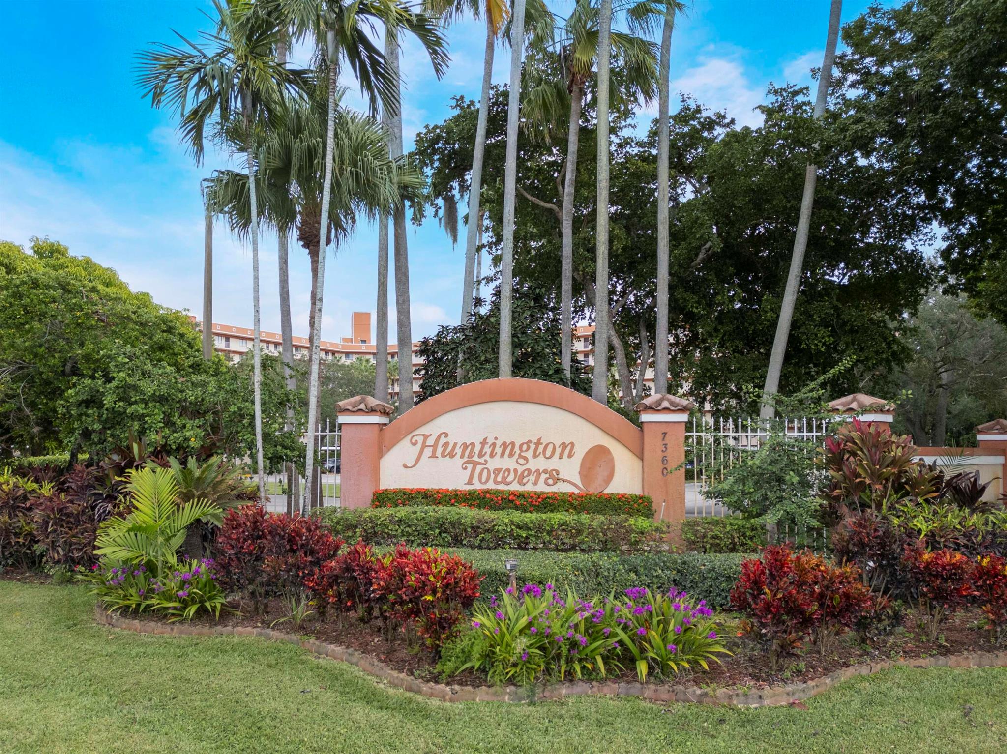 HUNTINGTON TOWERS - Residential Lease