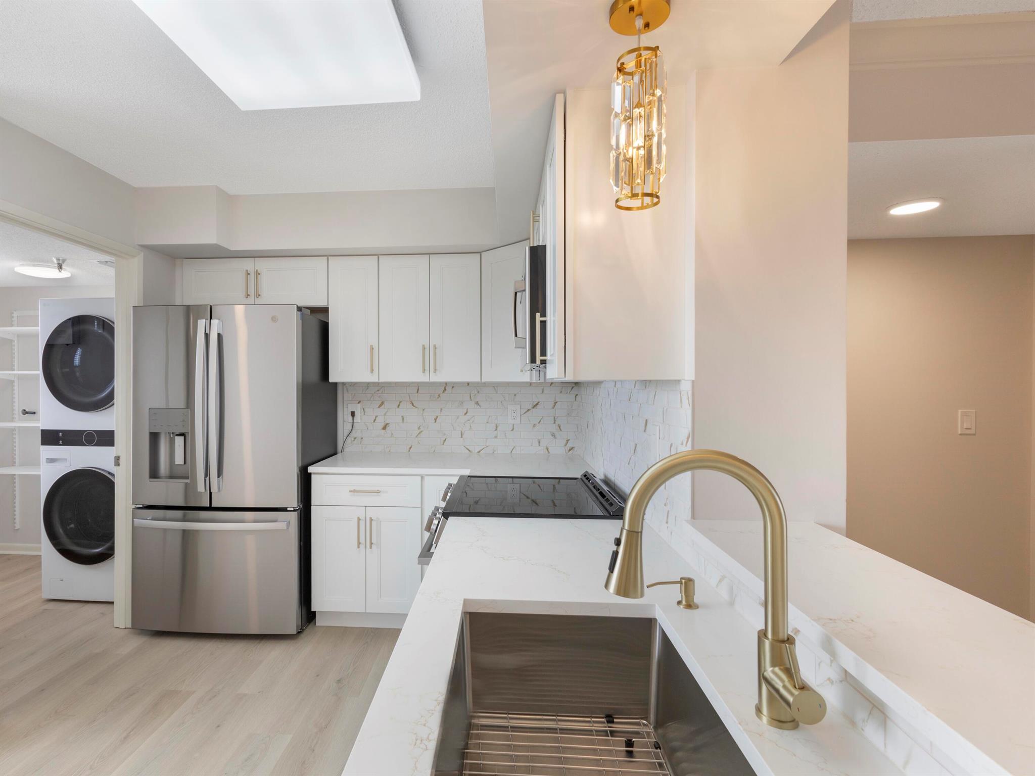 HUNTINGTON TOWERS - Residential Lease