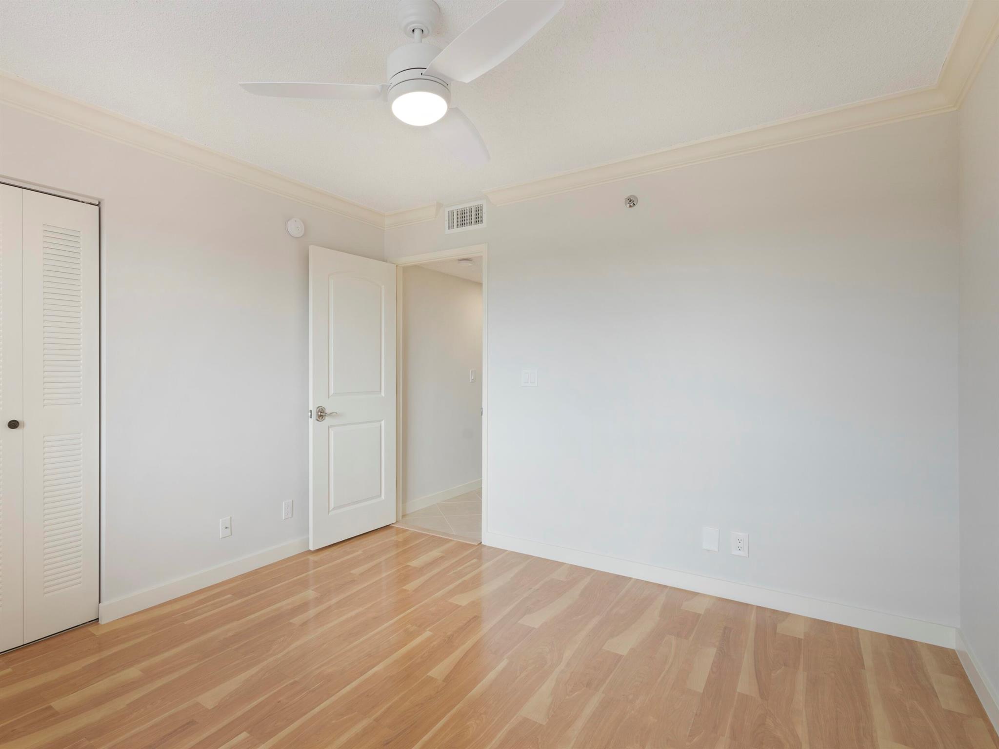 HUNTINGTON TOWERS - Residential Lease