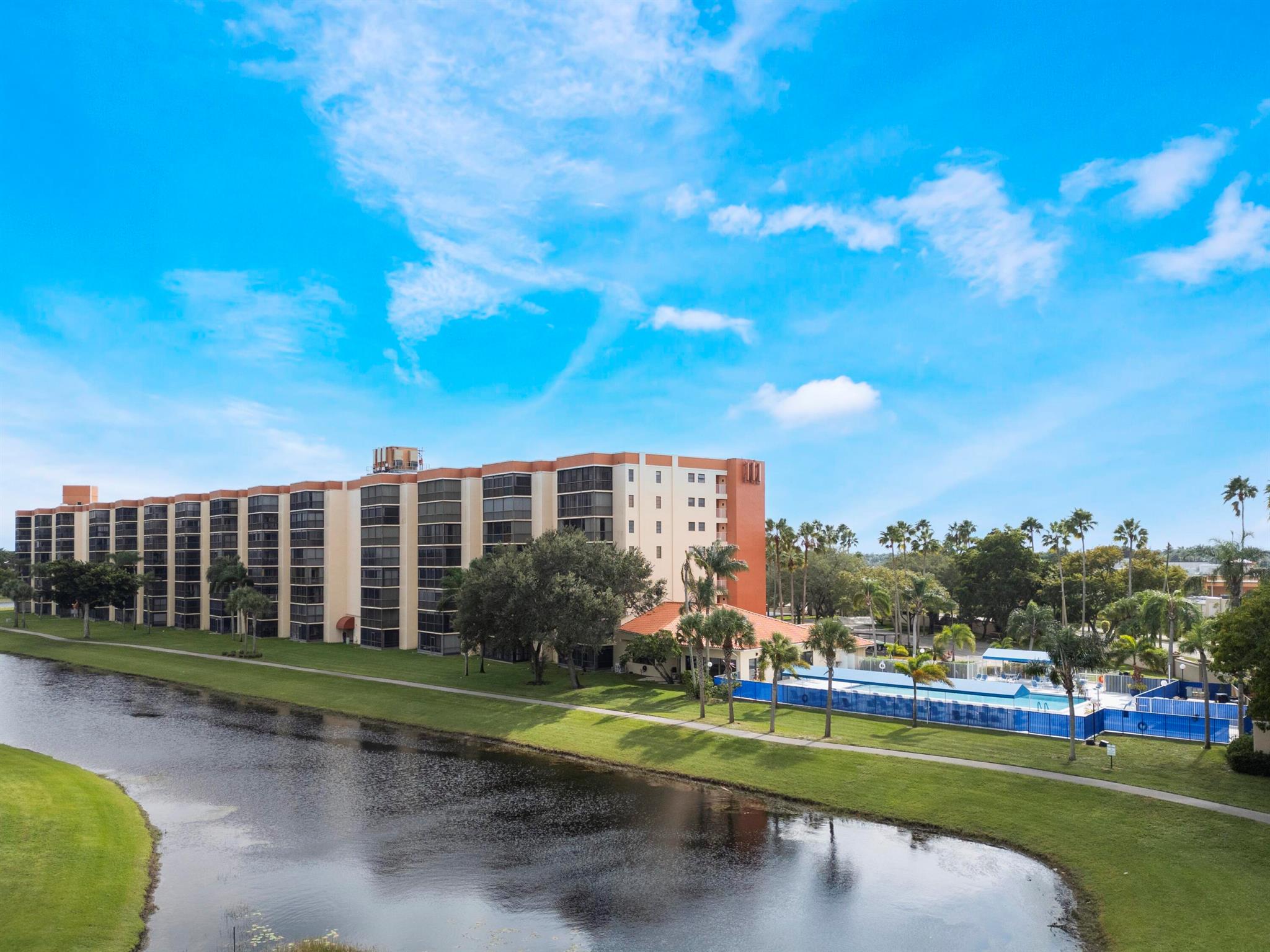 HUNTINGTON TOWERS - Residential Lease