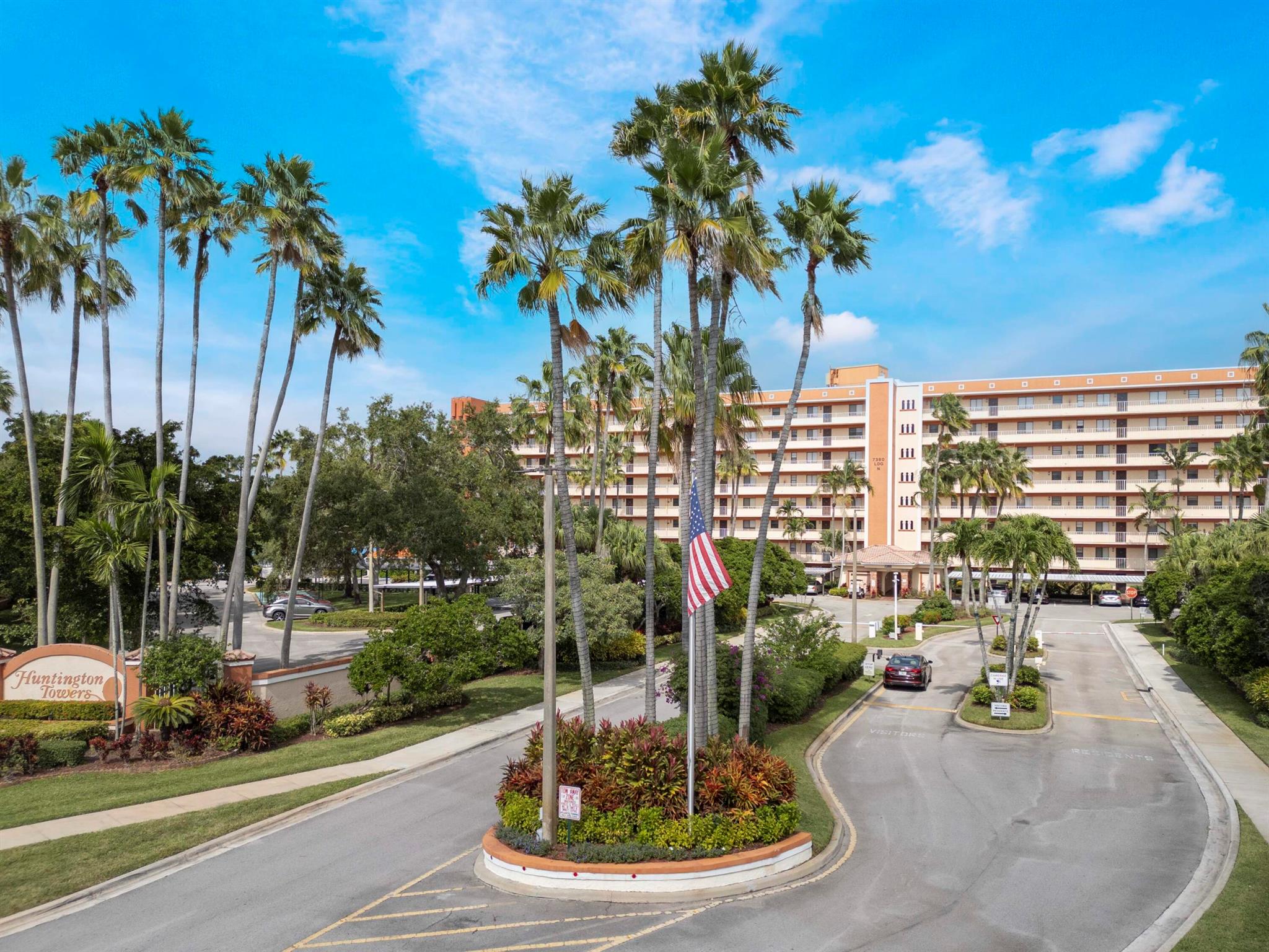 HUNTINGTON TOWERS - Residential Lease