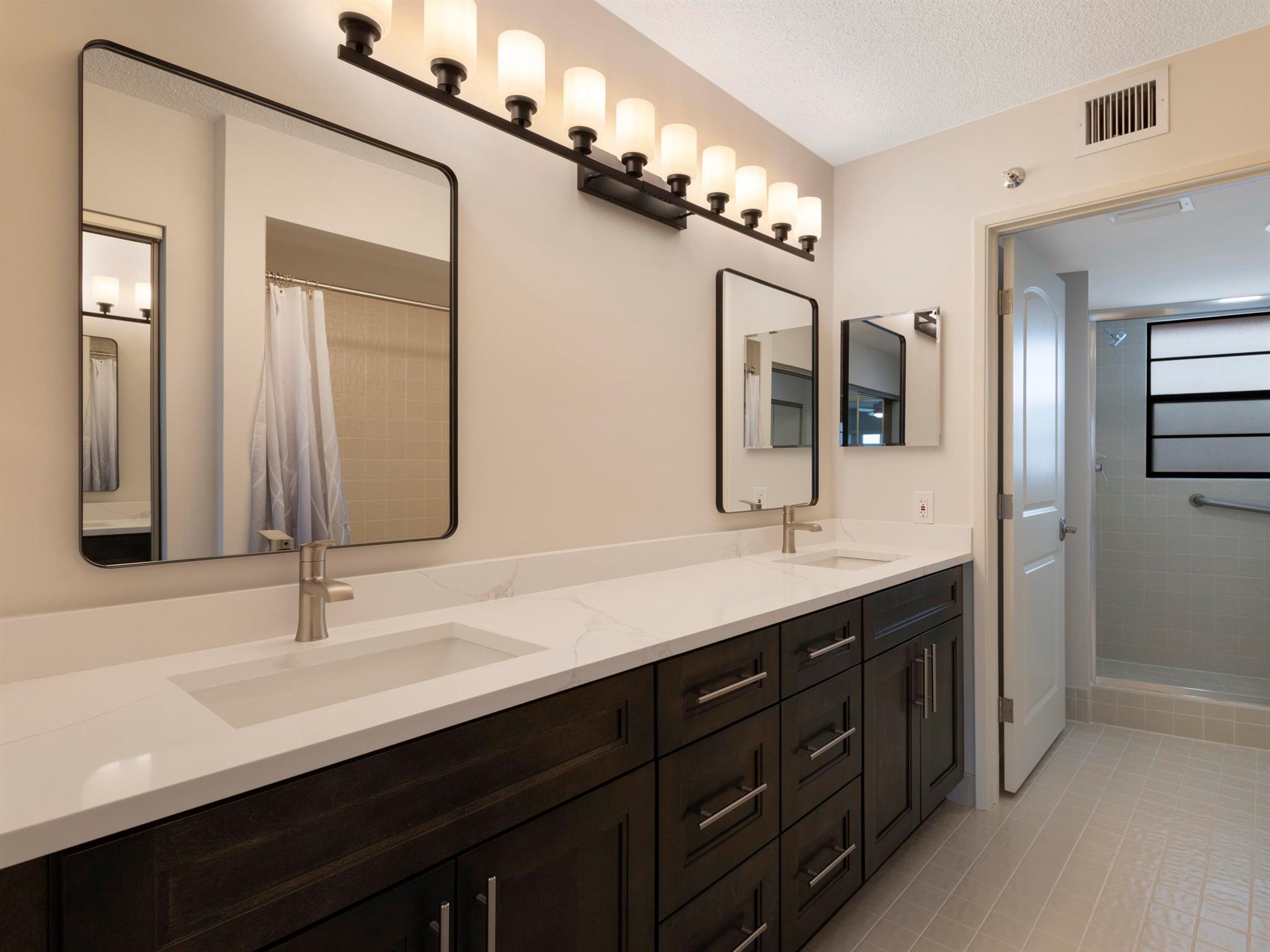 HUNTINGTON TOWERS - Residential Lease