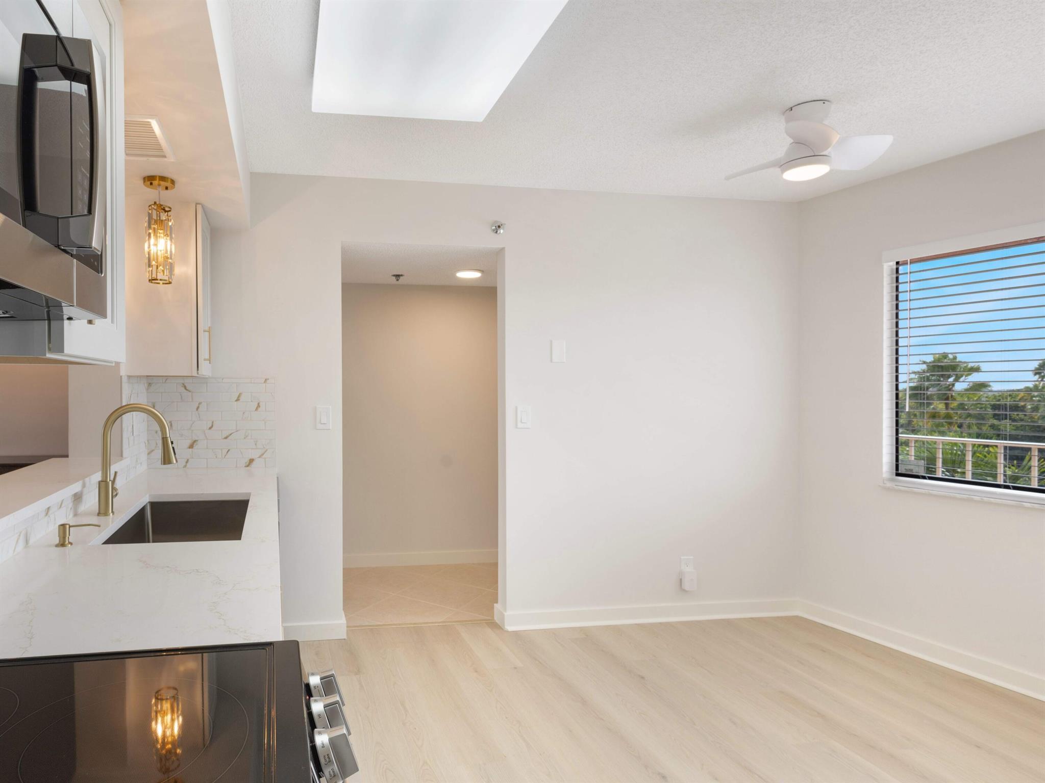 HUNTINGTON TOWERS - Residential Lease