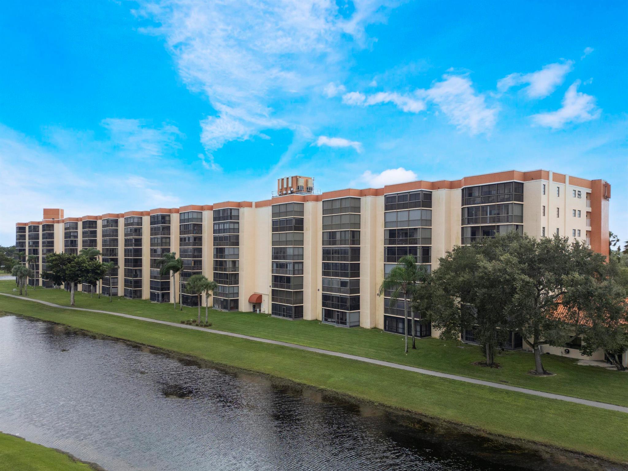 HUNTINGTON TOWERS - Residential Lease