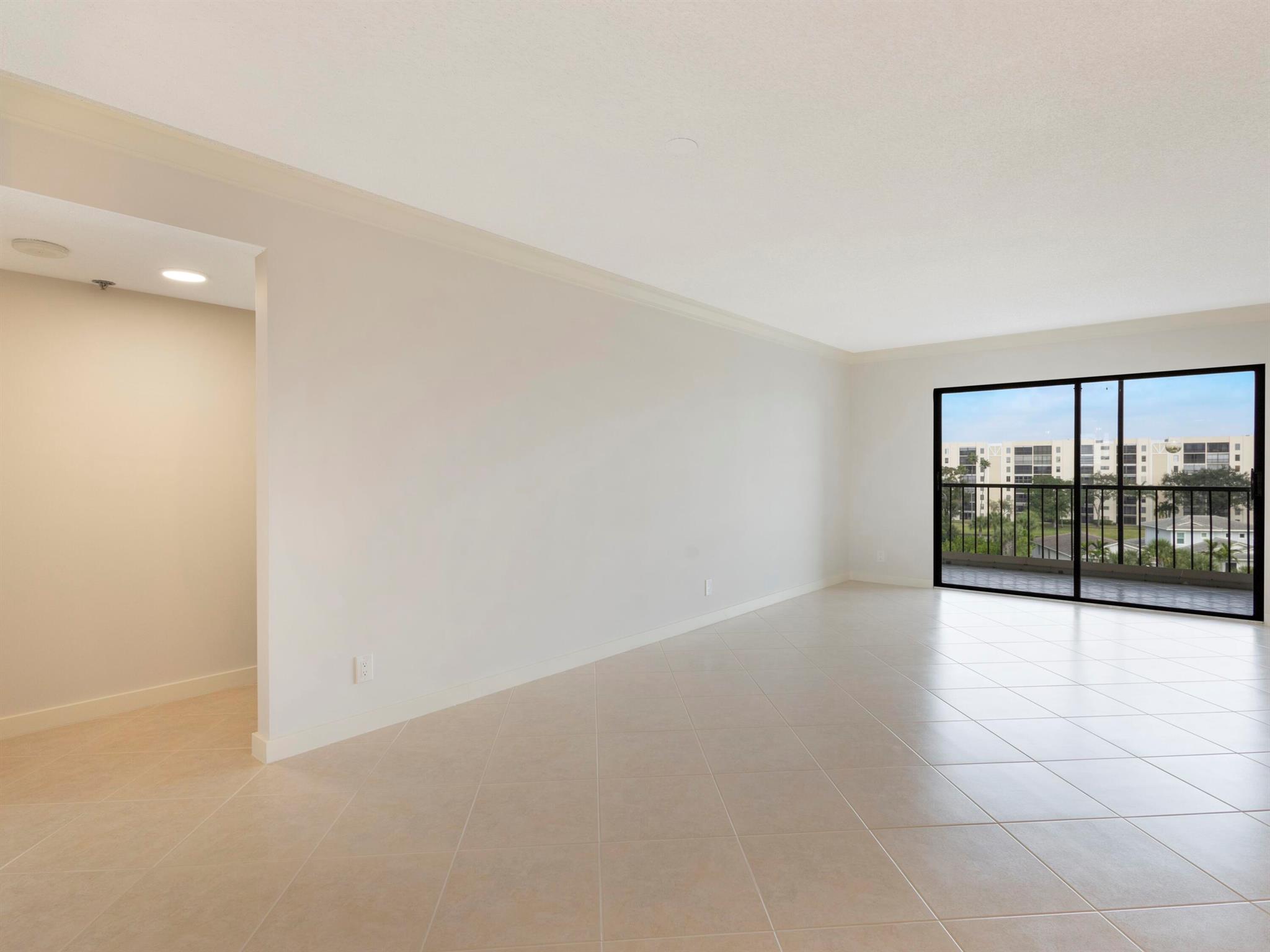 HUNTINGTON TOWERS - Residential Lease