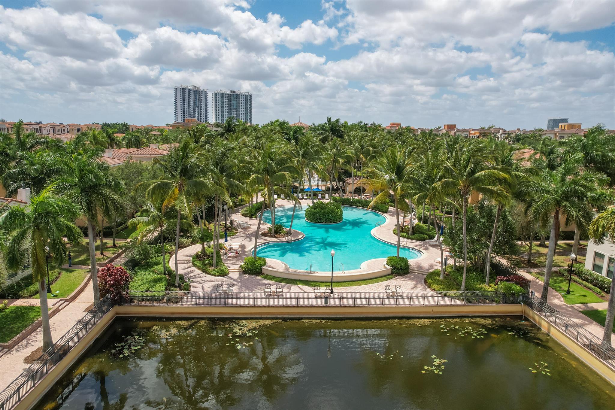 SAWGRASS LAKES - Residential Lease