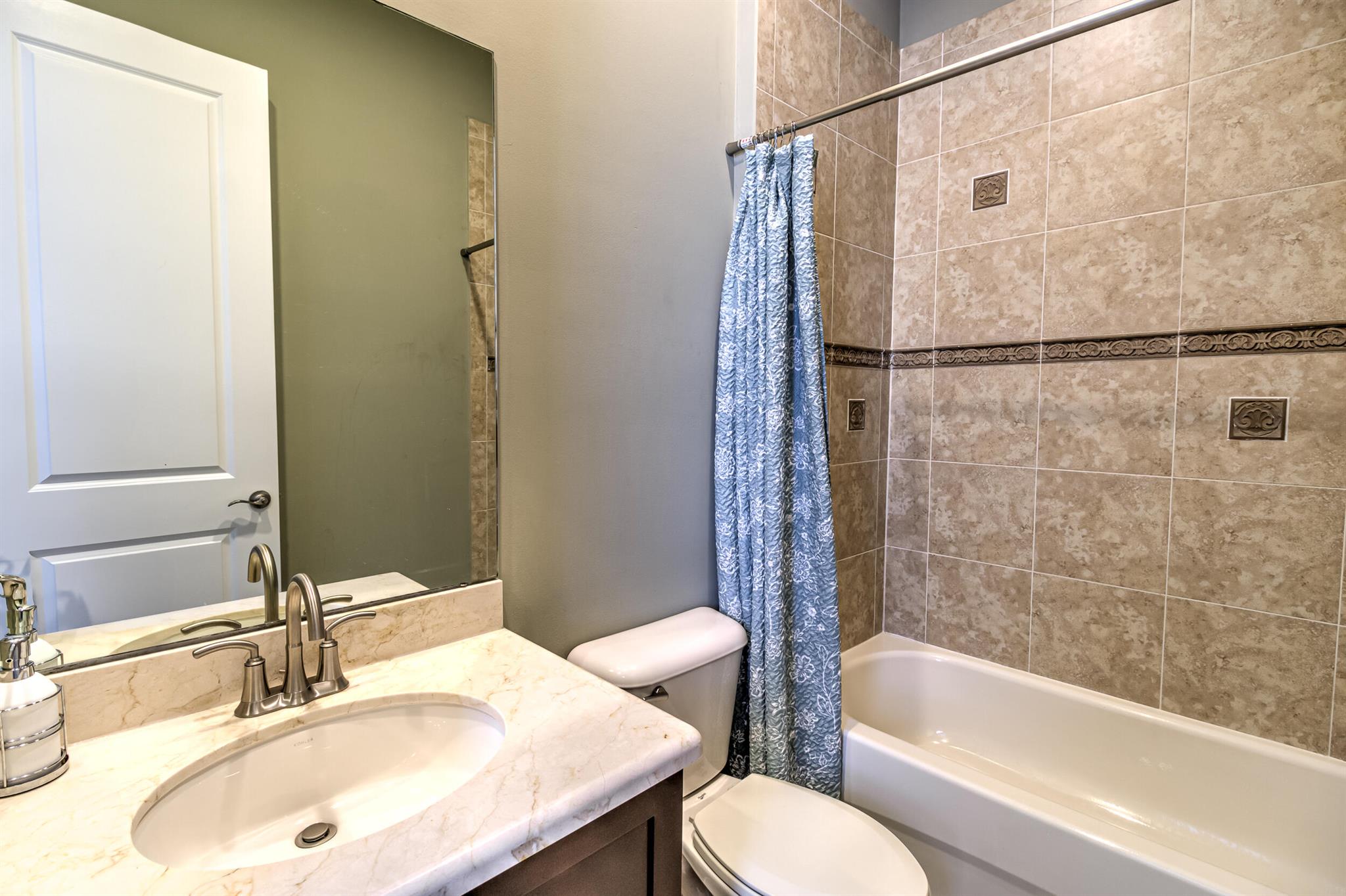 SAWGRASS LAKES - Residential Lease