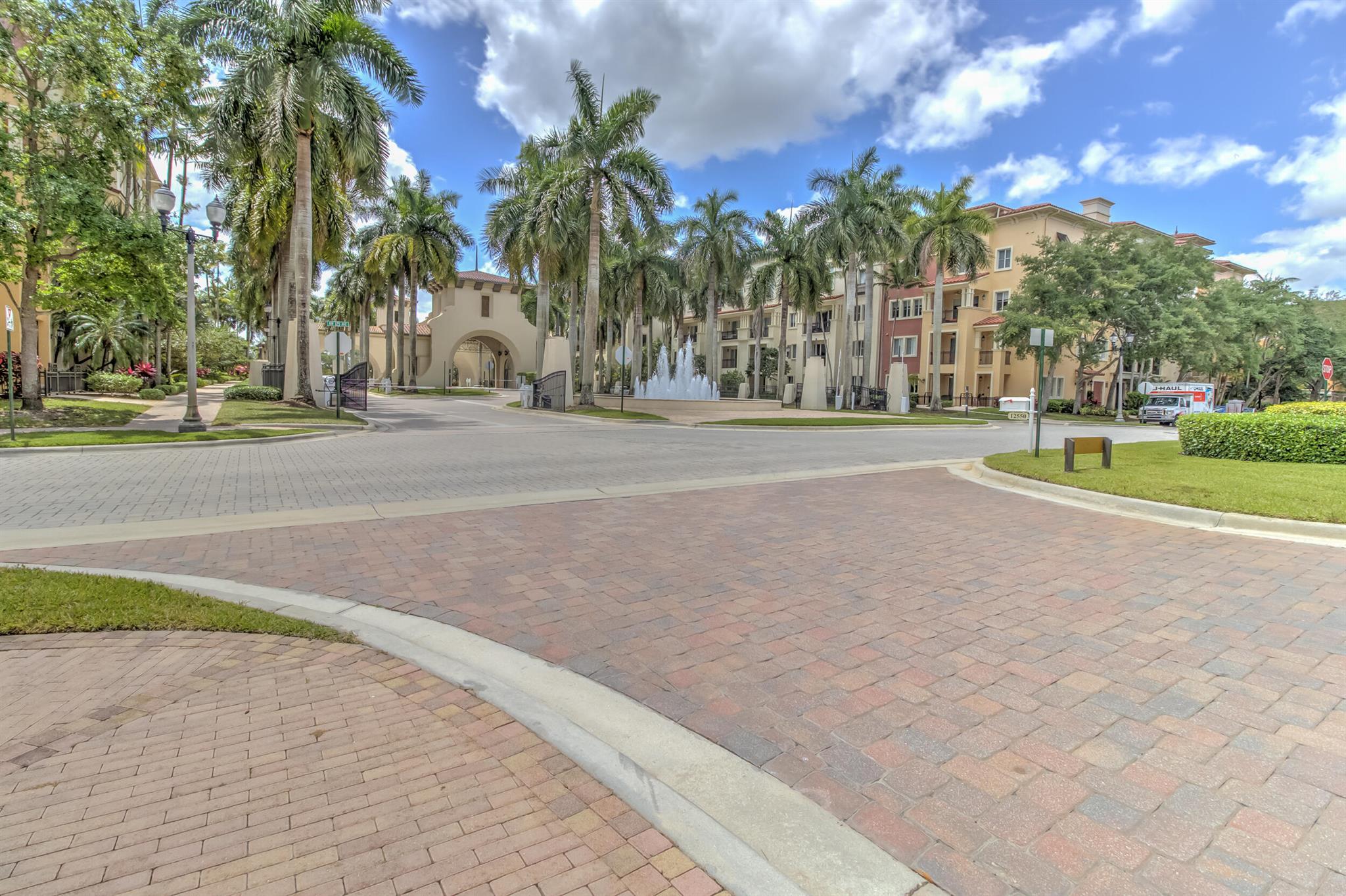 SAWGRASS LAKES - Residential Lease