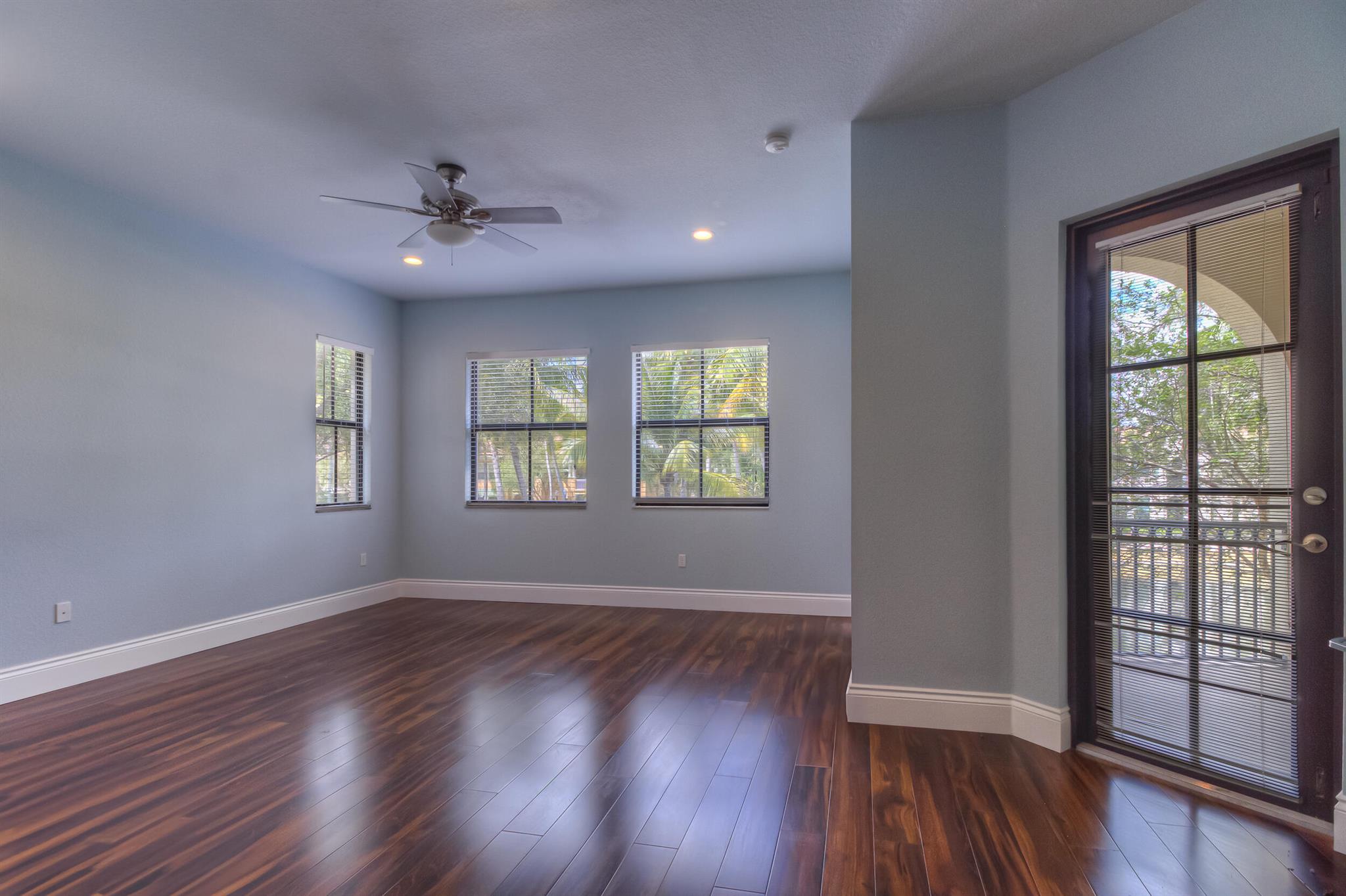 SAWGRASS LAKES - Residential Lease