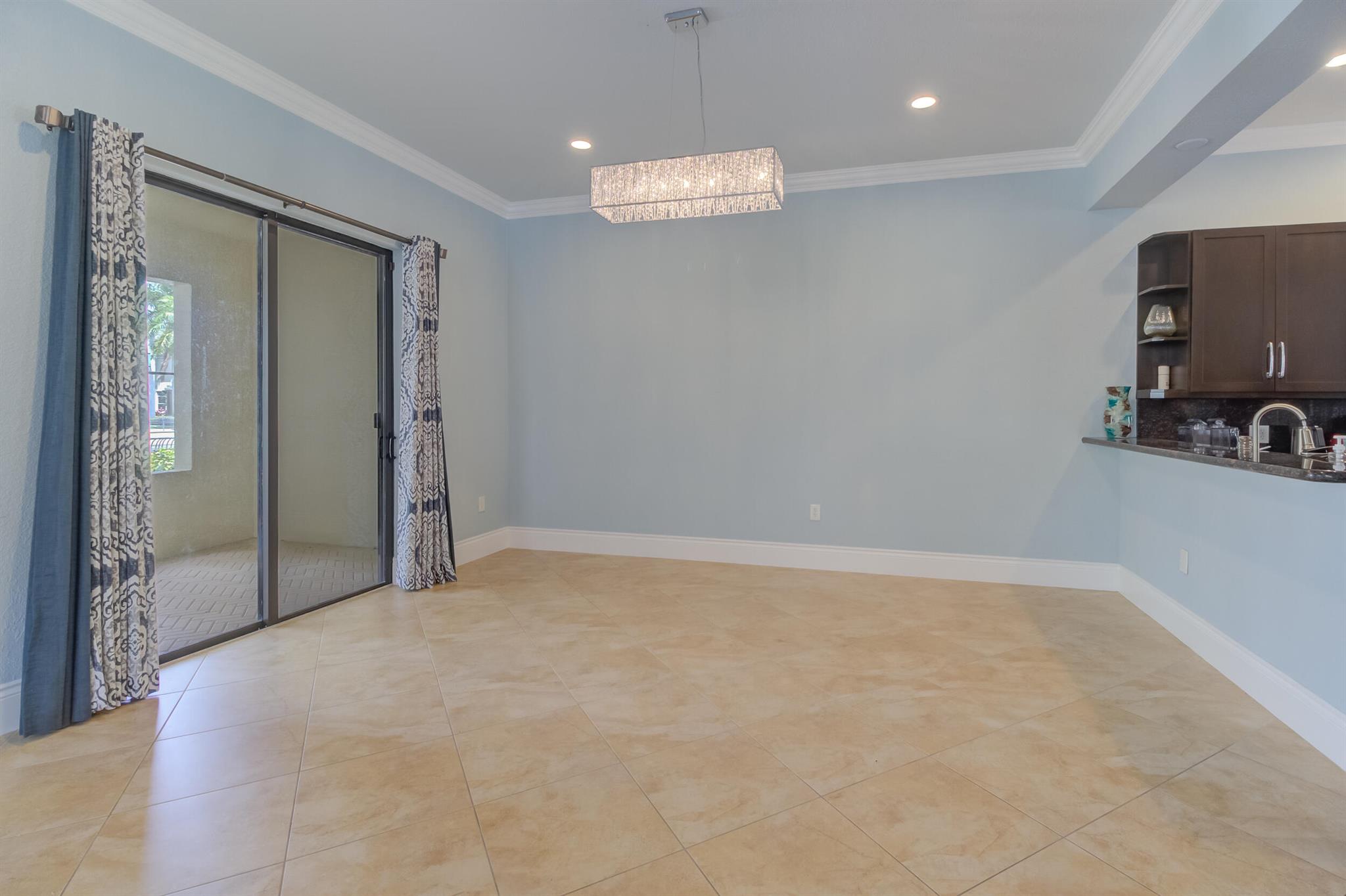 SAWGRASS LAKES - Residential Lease