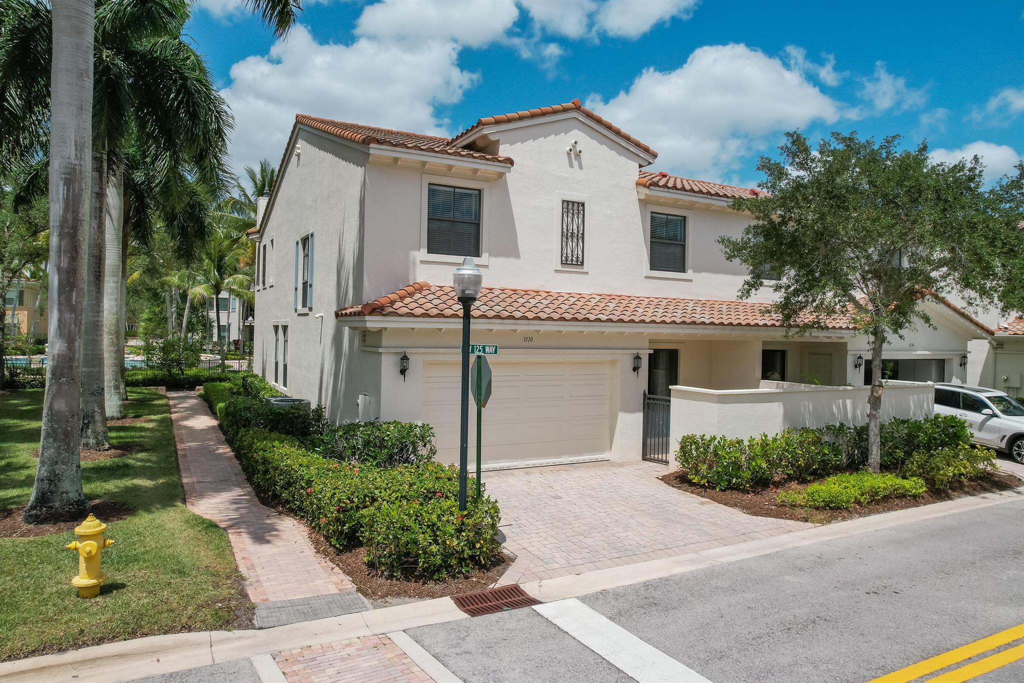 SAWGRASS LAKES - Residential Lease