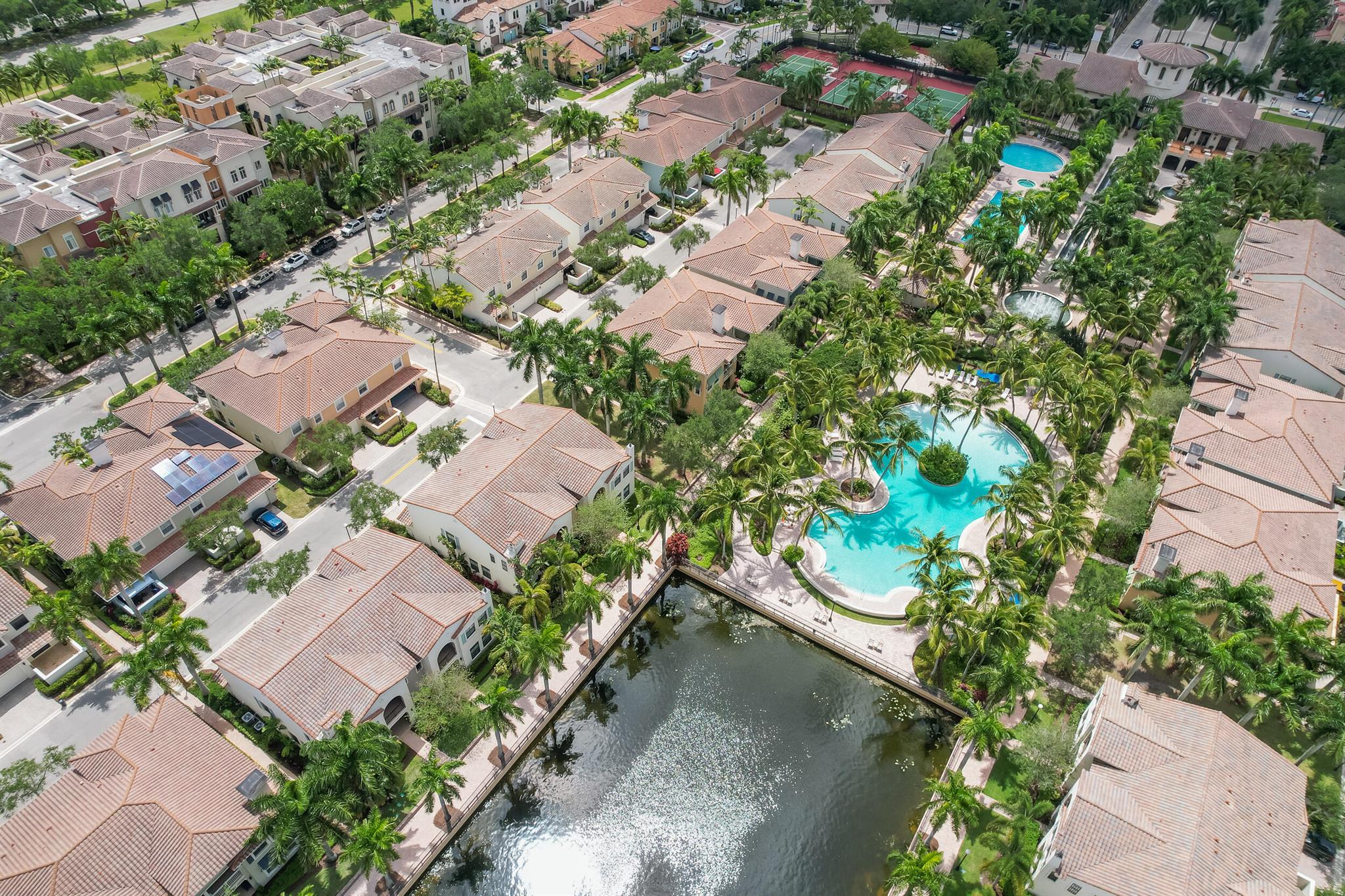 SAWGRASS LAKES - Residential Lease