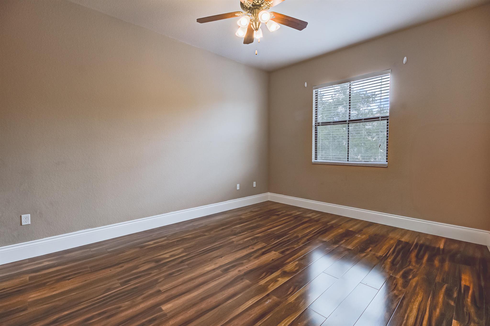 SAWGRASS LAKES - Residential Lease