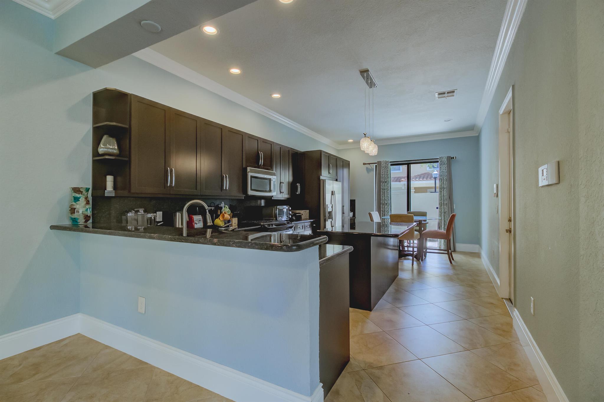 SAWGRASS LAKES - Residential Lease