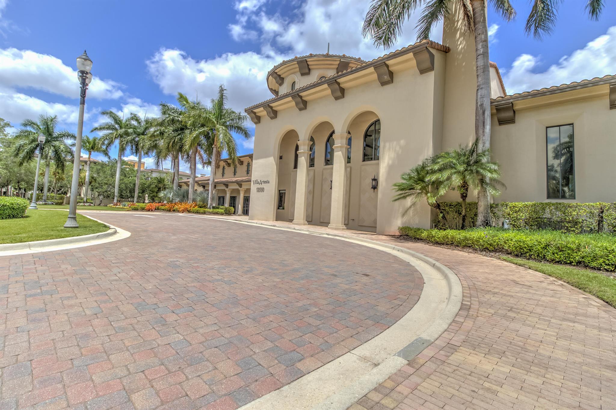 SAWGRASS LAKES - Residential Lease