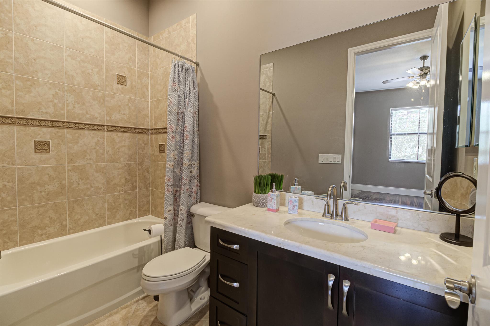 SAWGRASS LAKES - Residential Lease