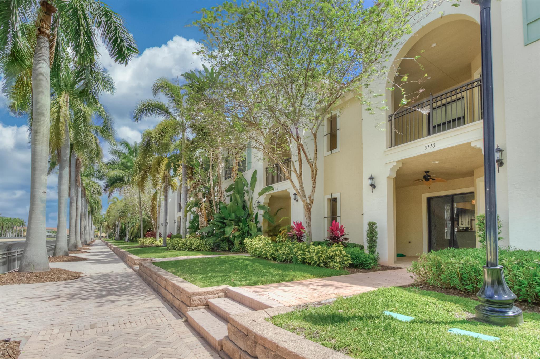 SAWGRASS LAKES - Residential Lease