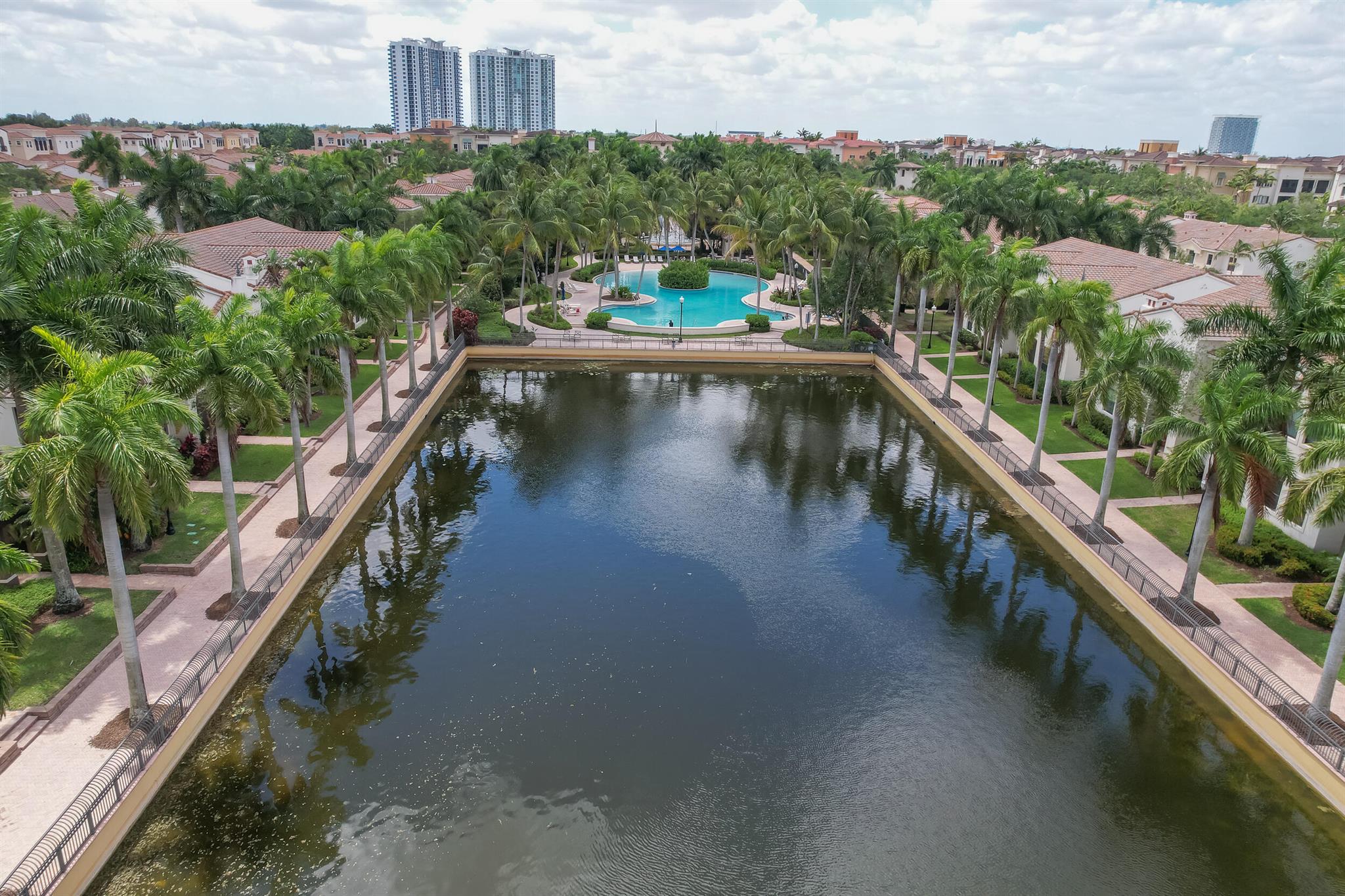 SAWGRASS LAKES - Residential Lease