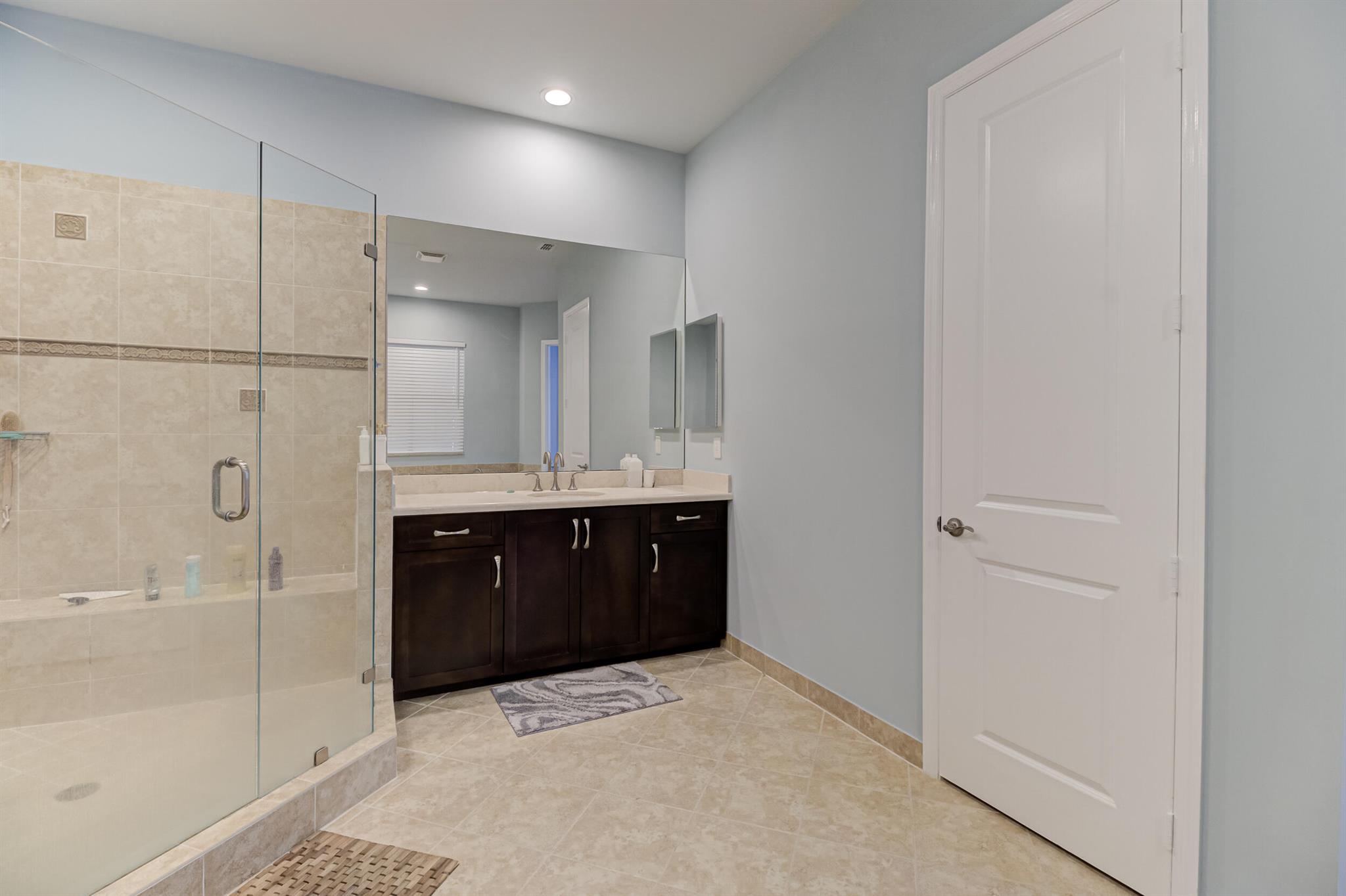 SAWGRASS LAKES - Residential Lease
