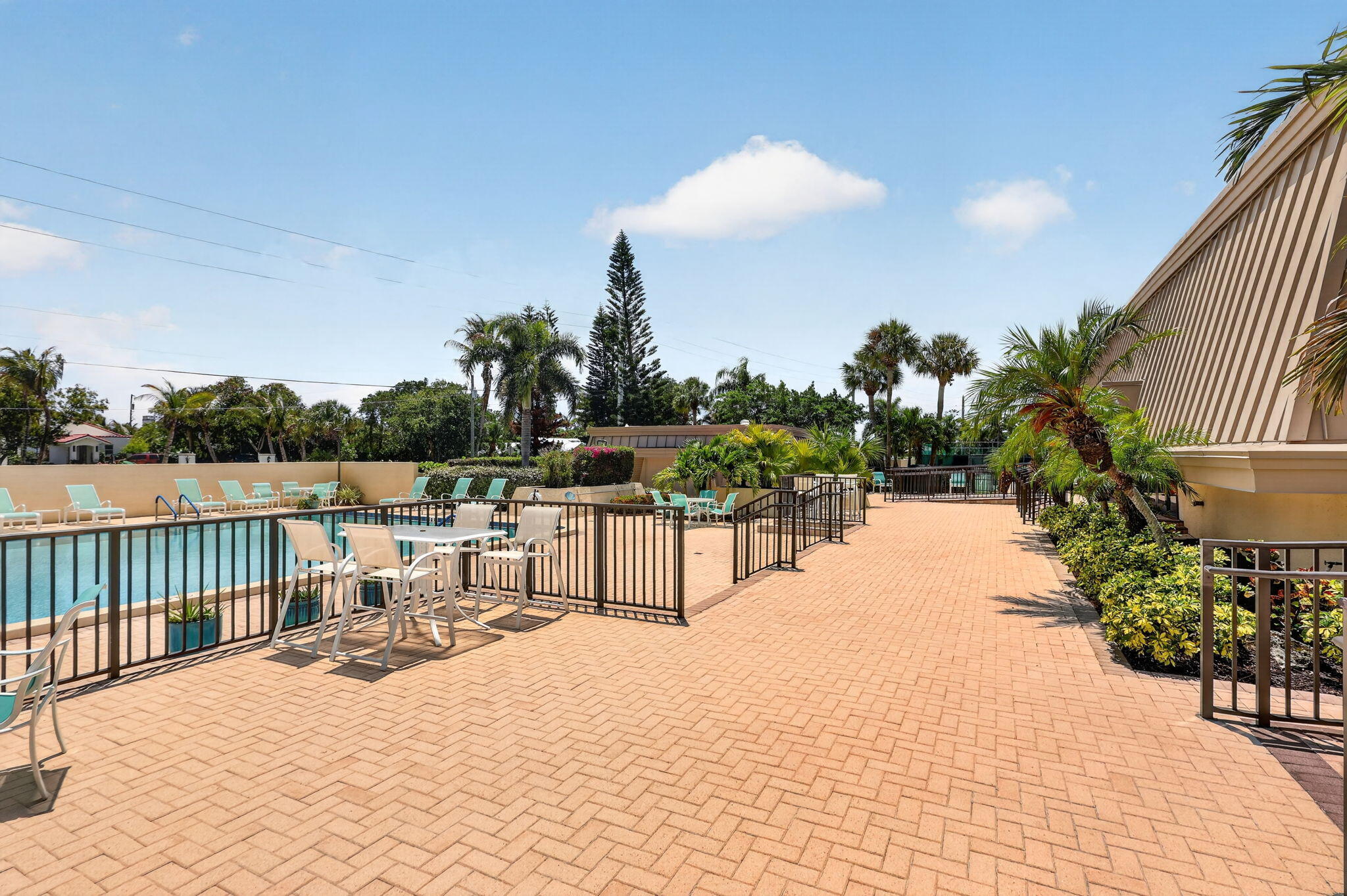 CONQUISTADOR CONDO - Residential