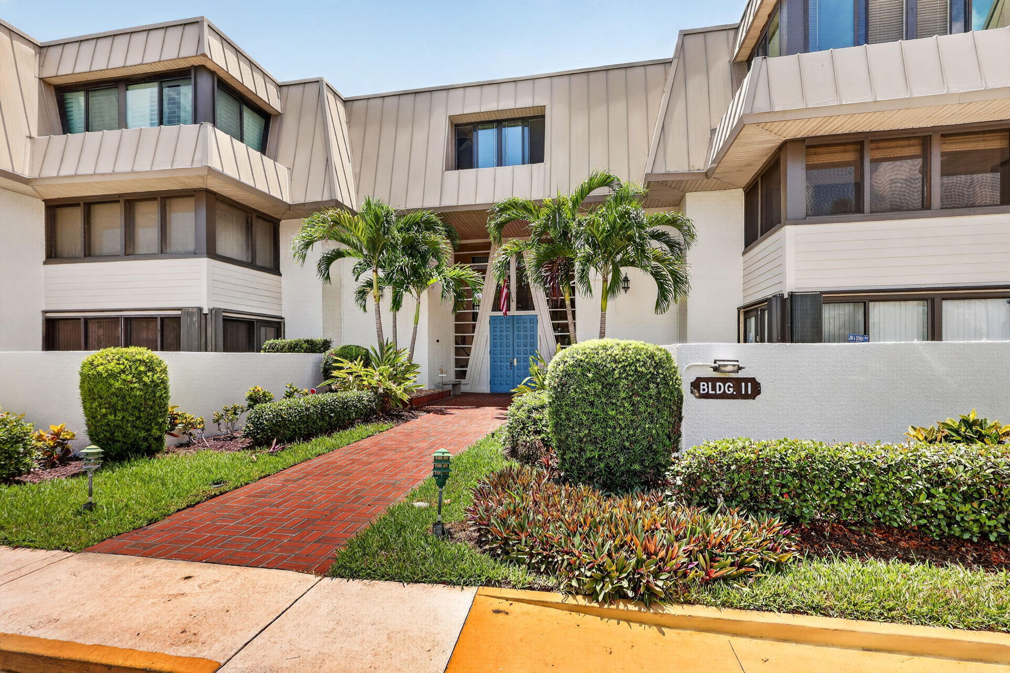 CONQUISTADOR CONDO - Residential
