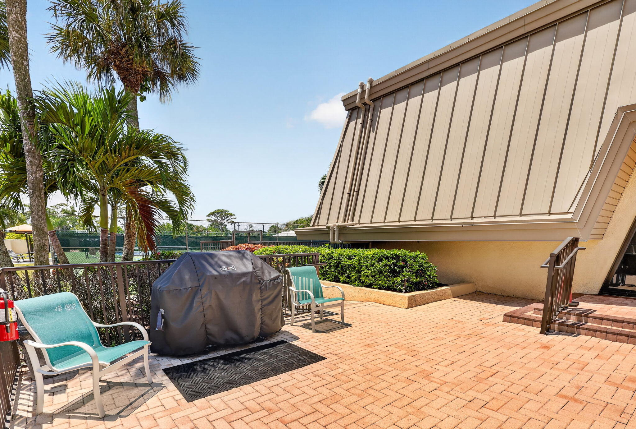 CONQUISTADOR CONDO - Residential