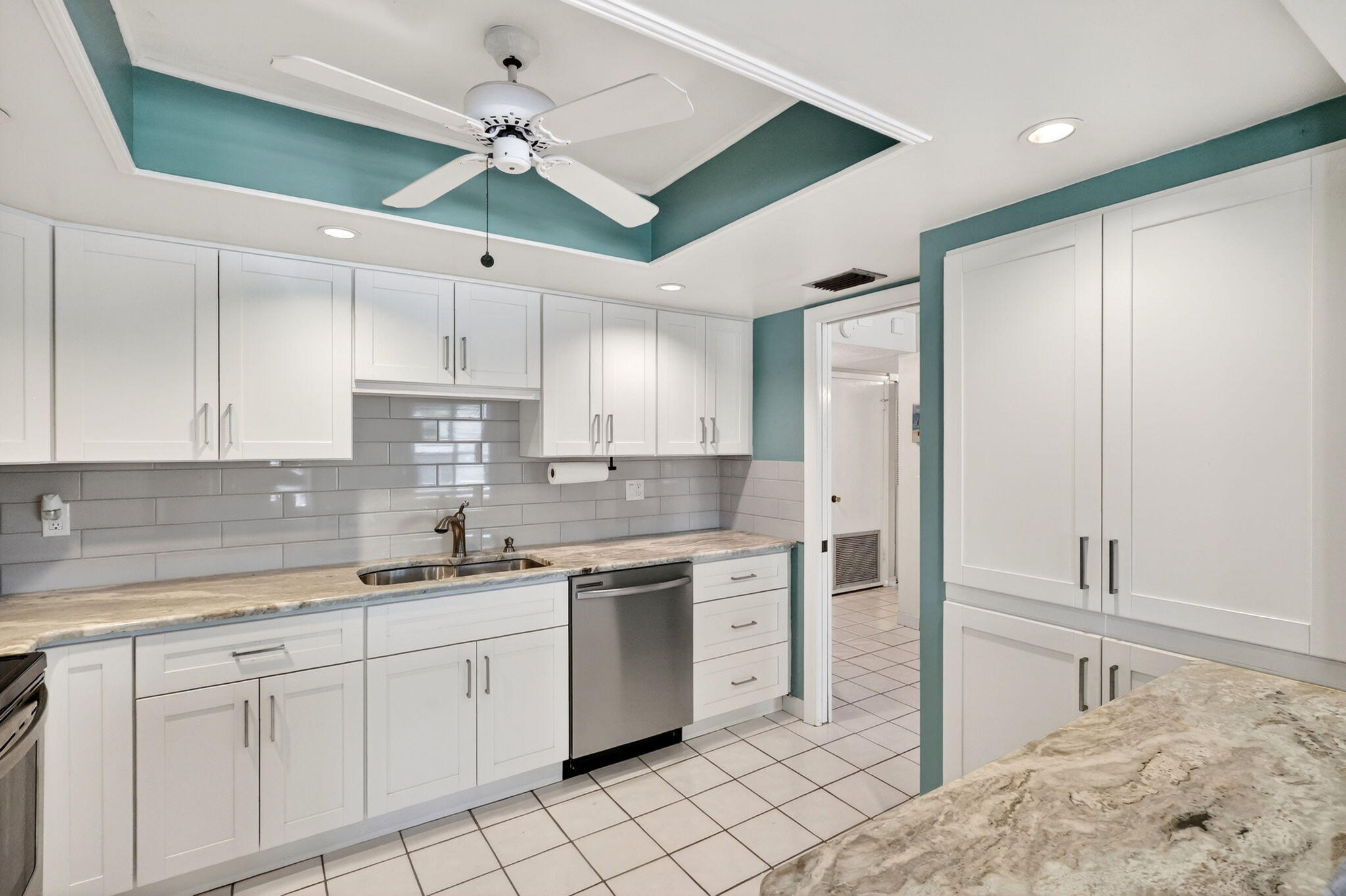 CONQUISTADOR CONDO - Residential