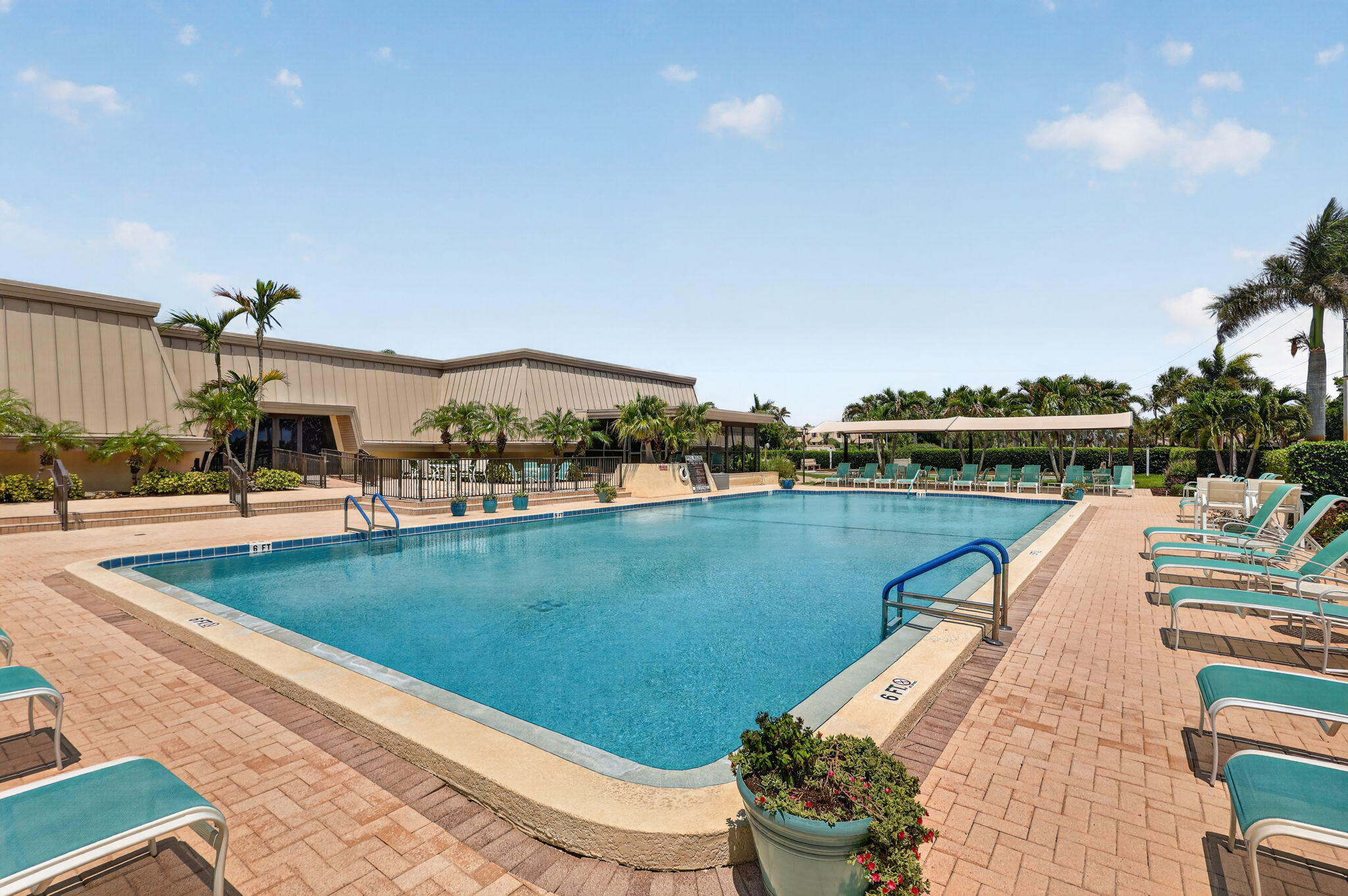CONQUISTADOR CONDO - Residential