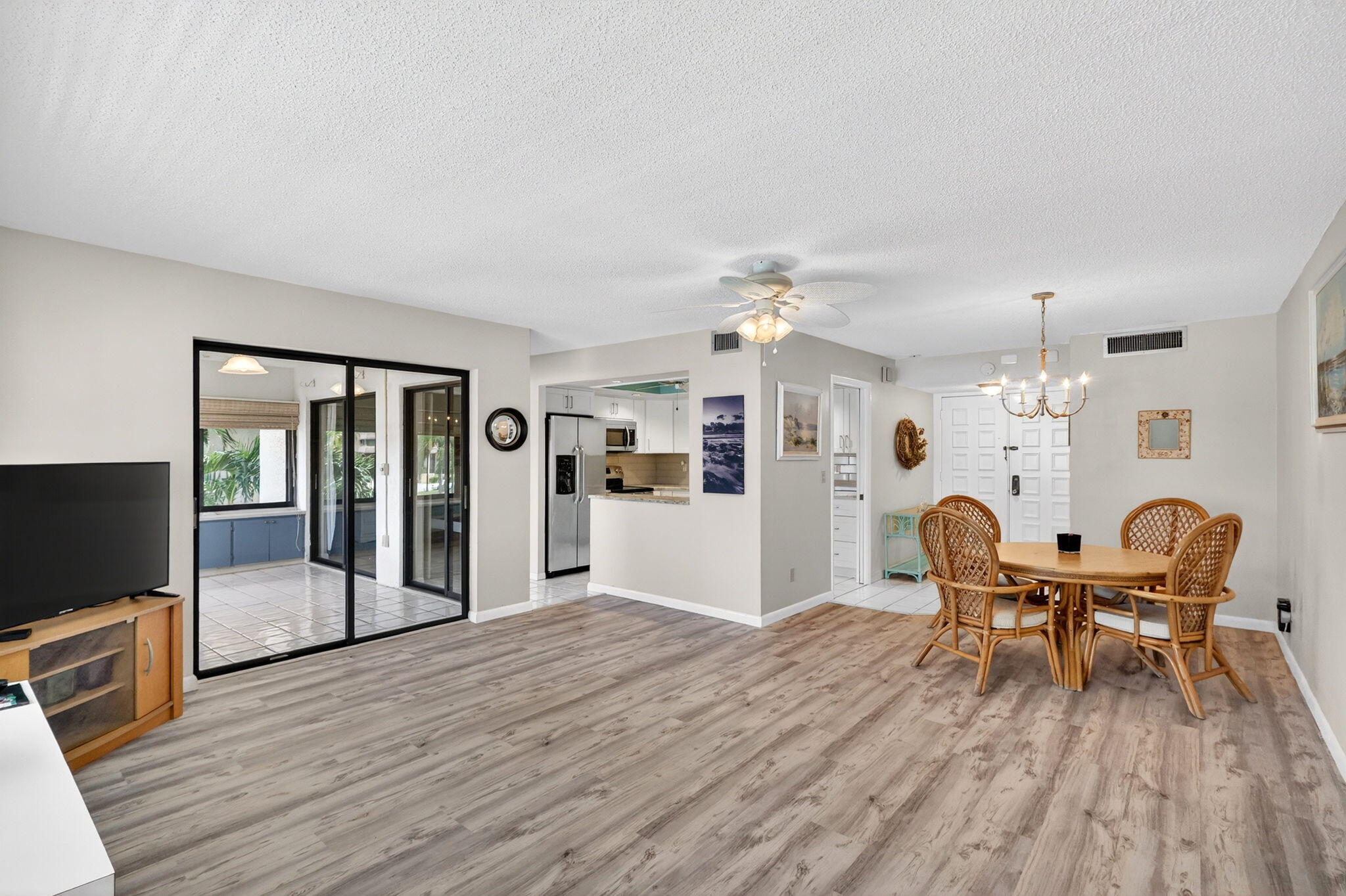 CONQUISTADOR CONDO - Residential