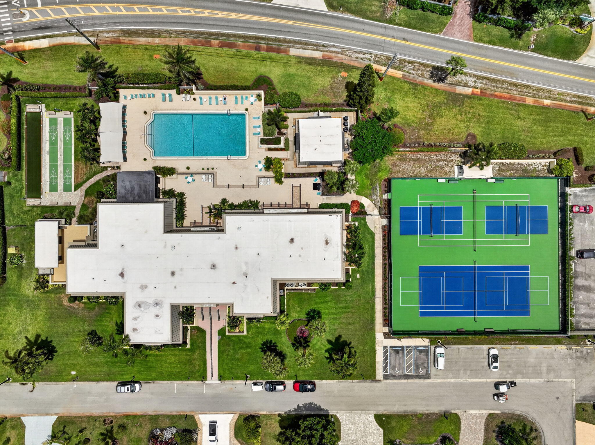 CONQUISTADOR CONDO - Residential