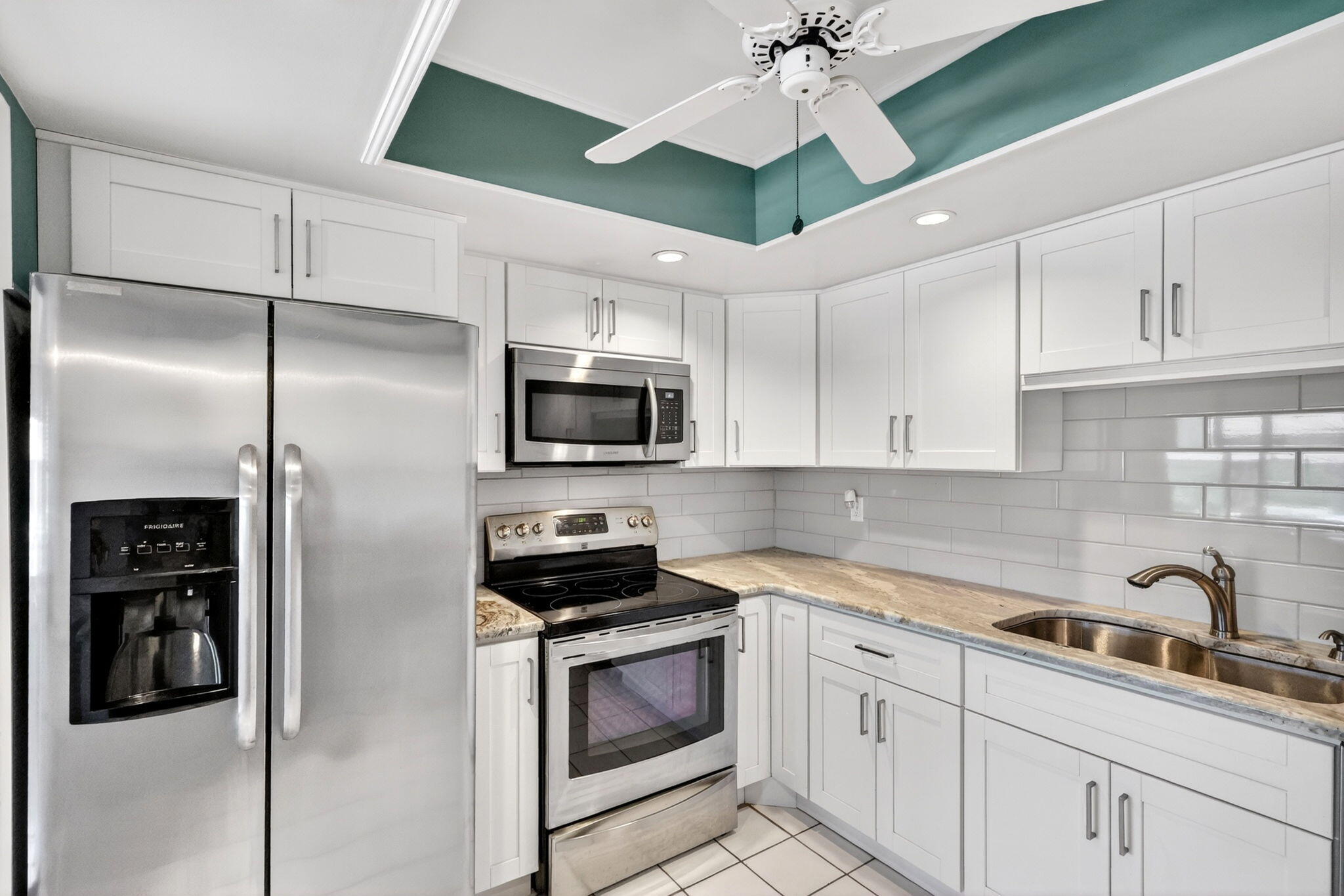 CONQUISTADOR CONDO - Residential