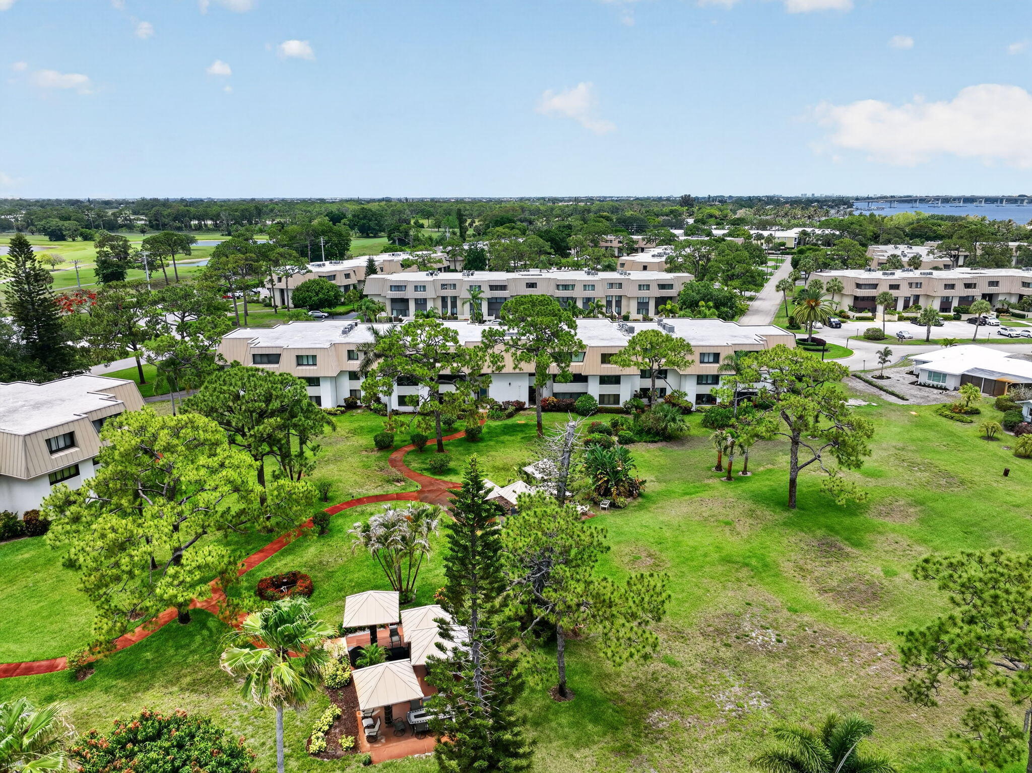 CONQUISTADOR CONDO - Residential