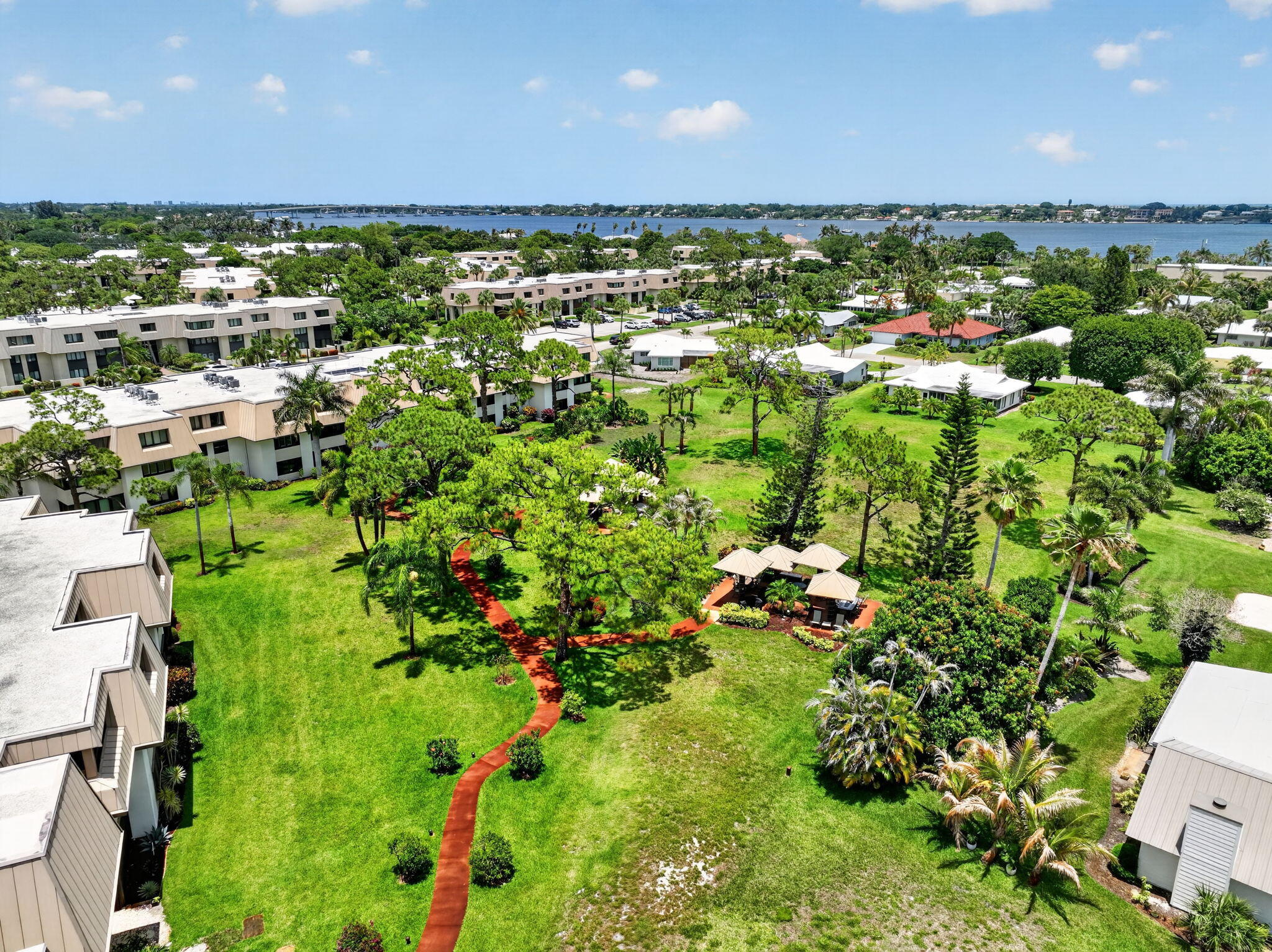CONQUISTADOR CONDO - Residential