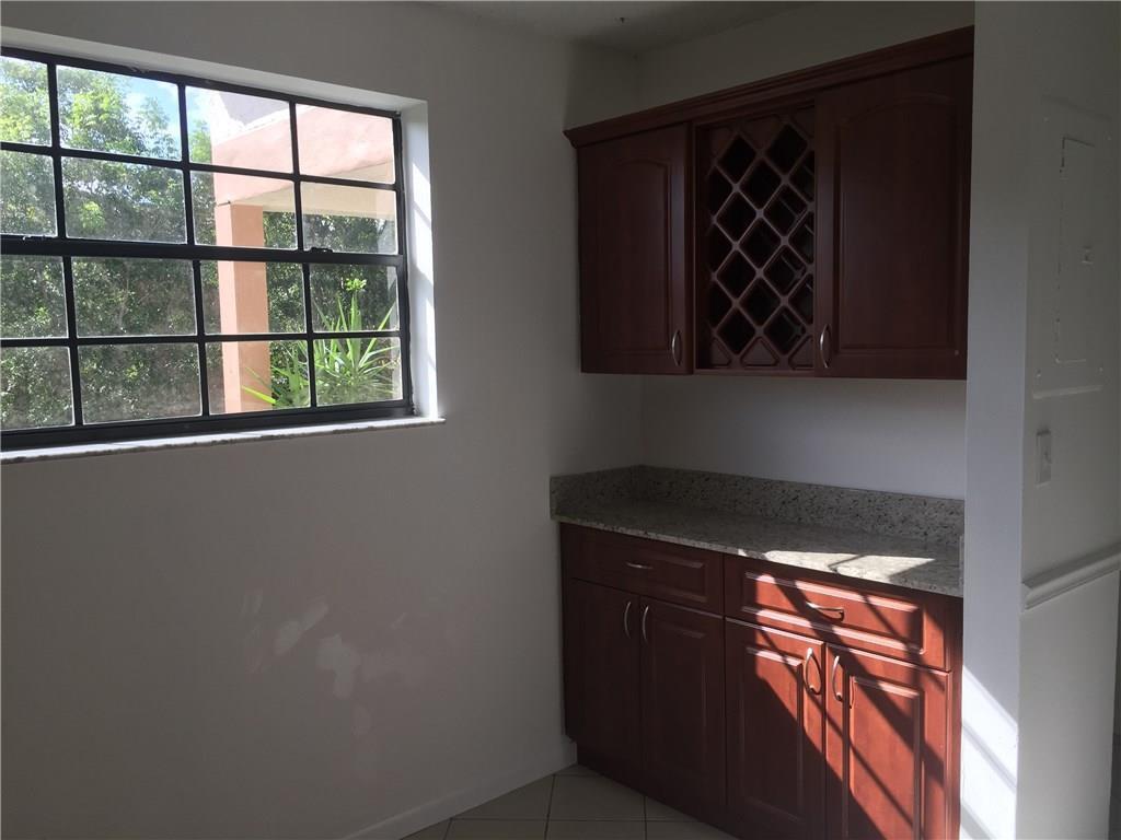 GRENADIER TRACE I CONDO - Residential