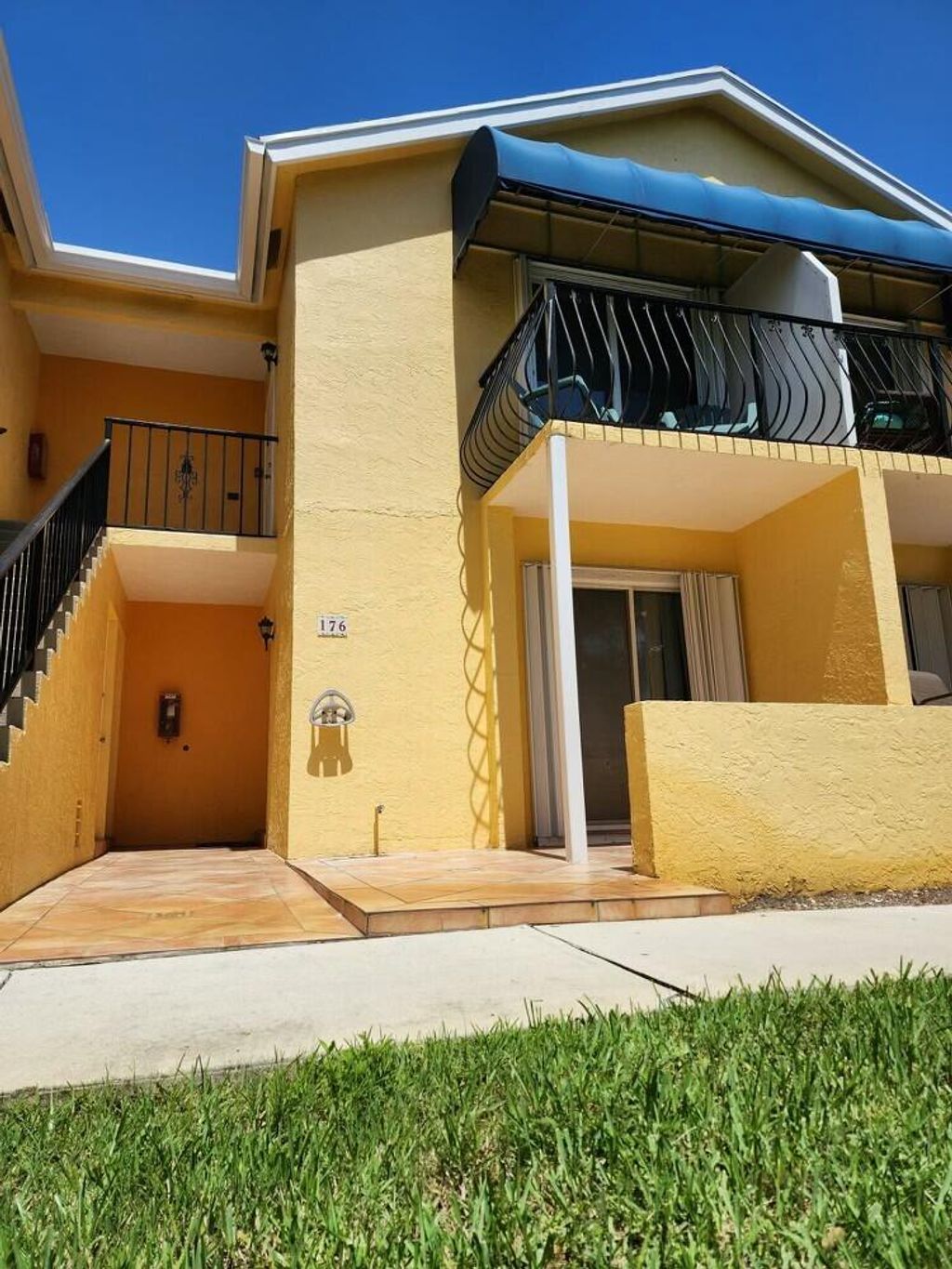 Photo of 176 Waterside Drive, Hypoluxo, FL 33462 (MLS # B26021515)