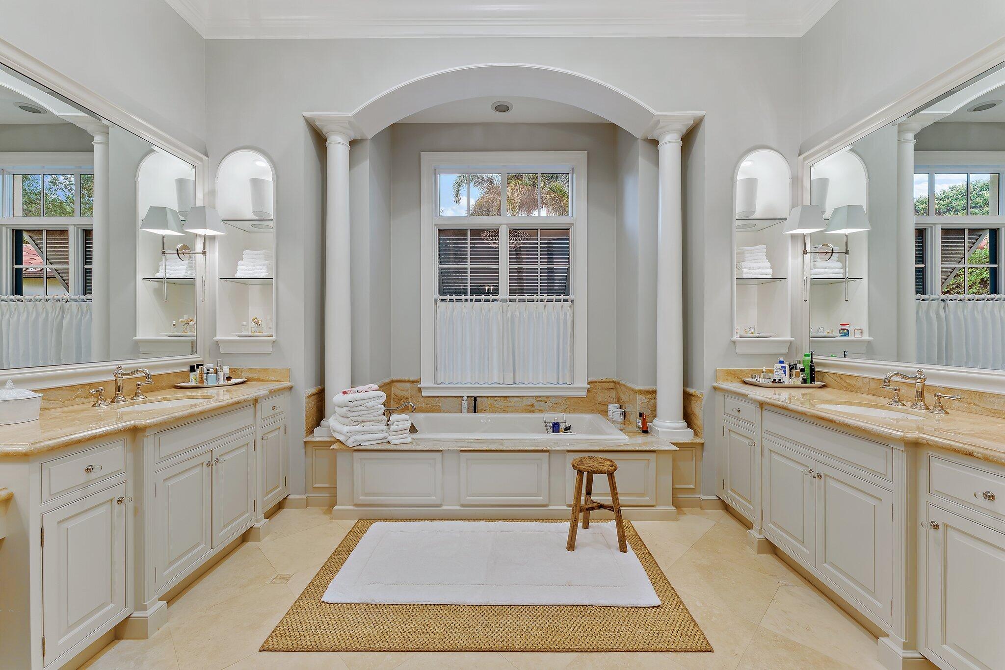 RITZ CARLTON GOLF CLUB & SPA POD B - Residential