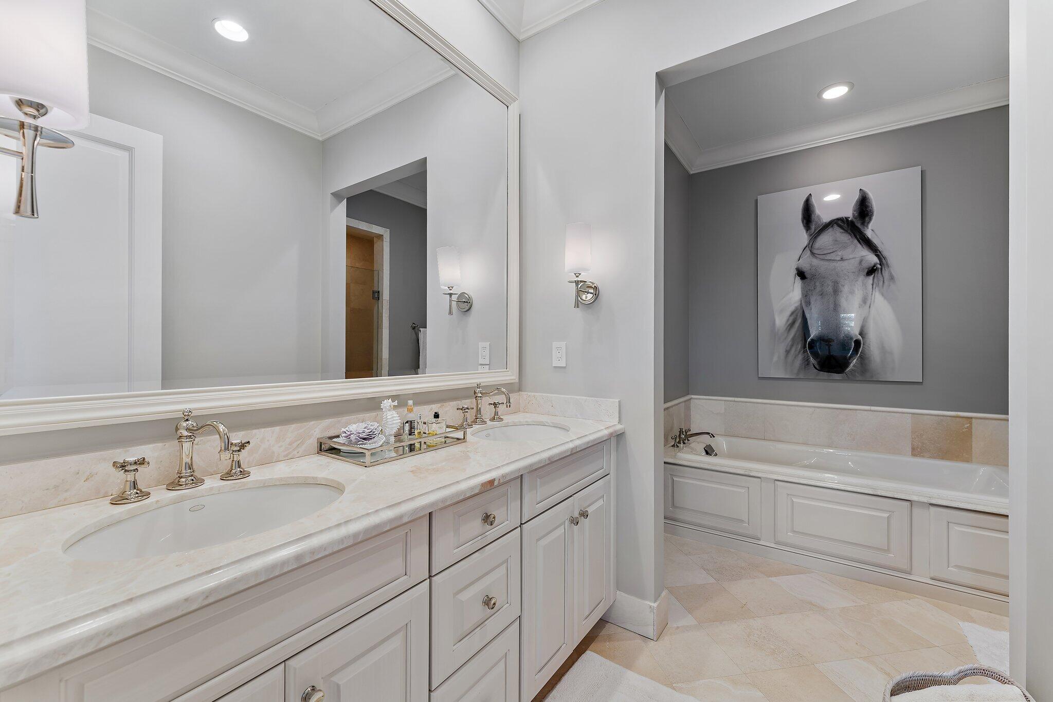 RITZ CARLTON GOLF CLUB & SPA POD B - Residential