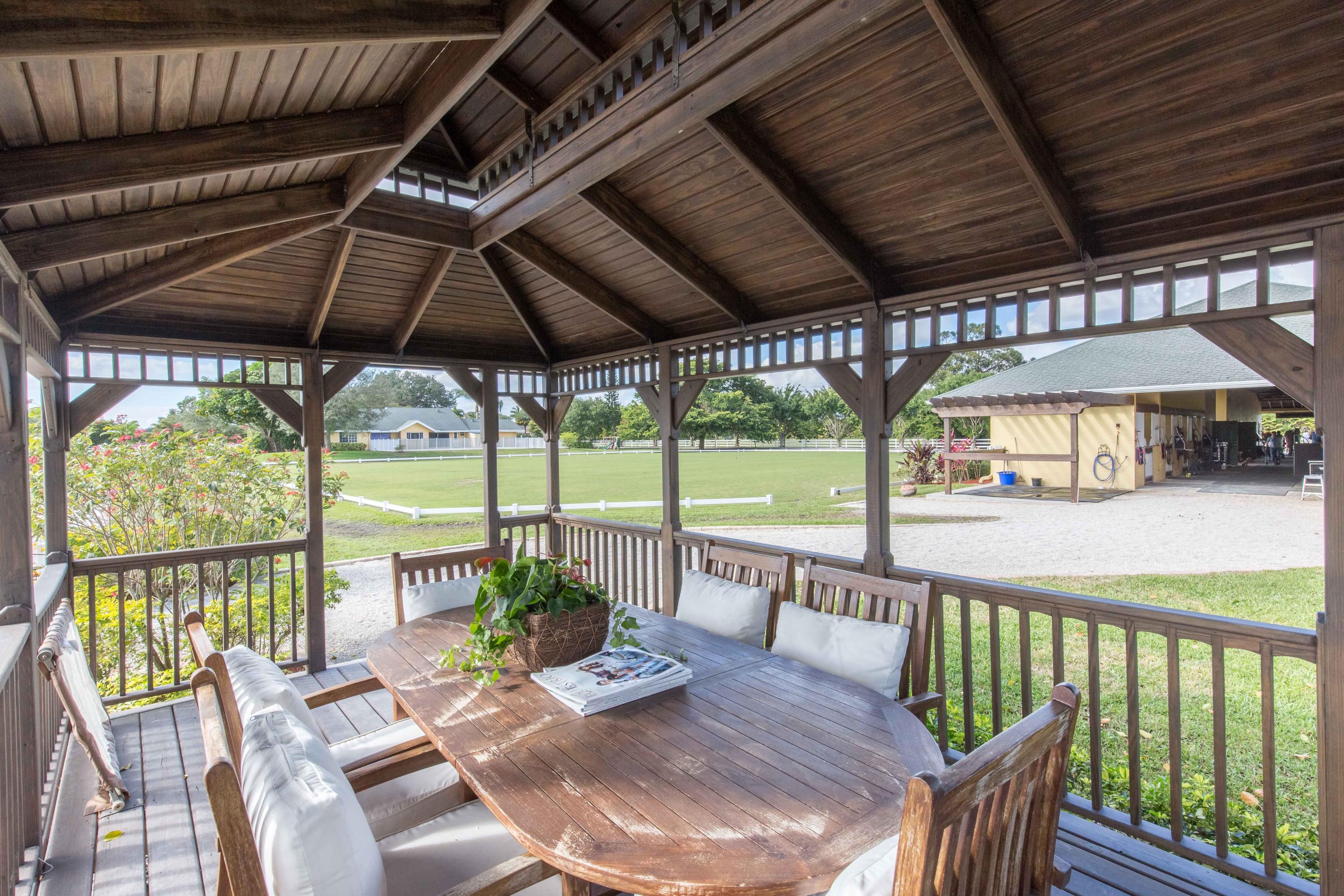 PALM BEACH POINT - Residential