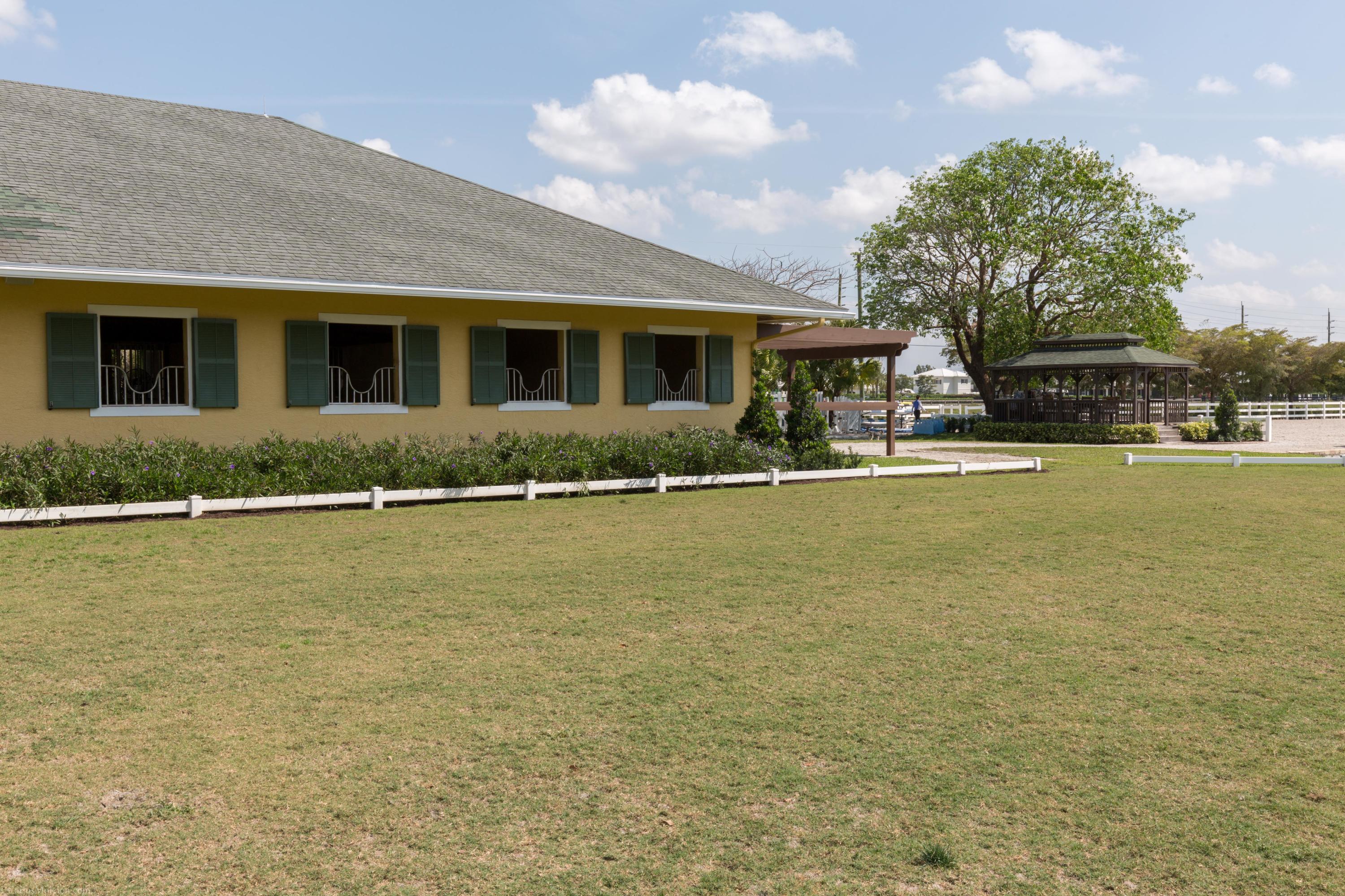 PALM BEACH POINT - Residential