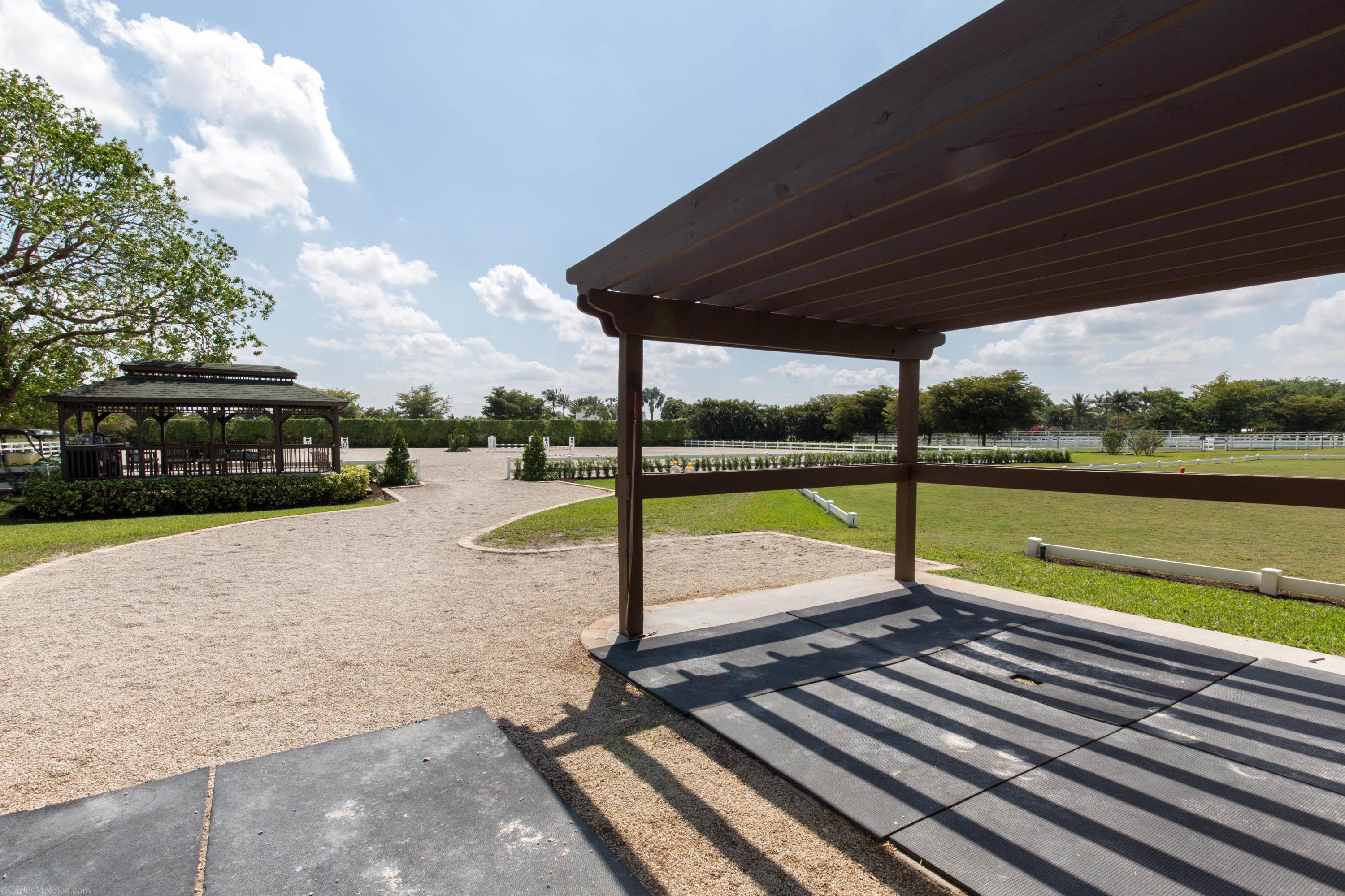 PALM BEACH POINT - Residential