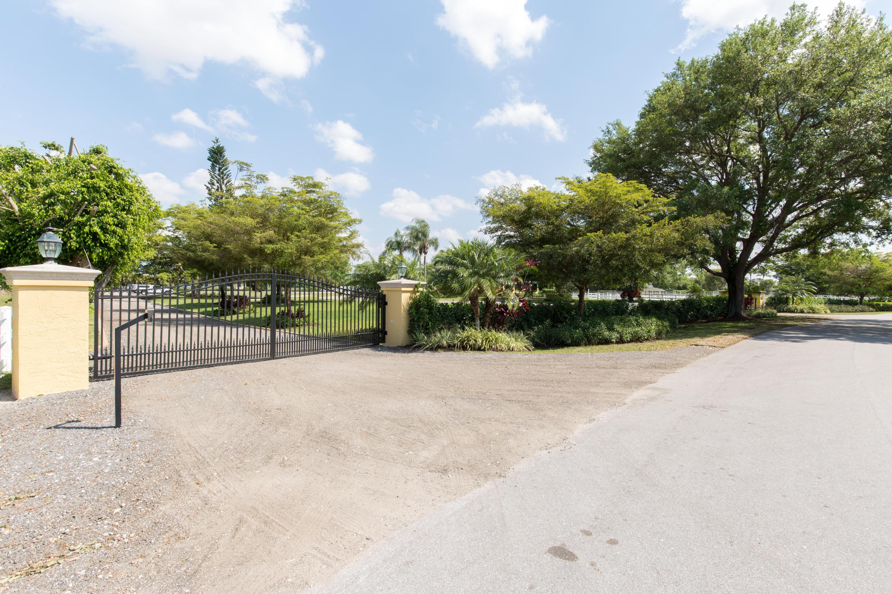 PALM BEACH POINT - Residential