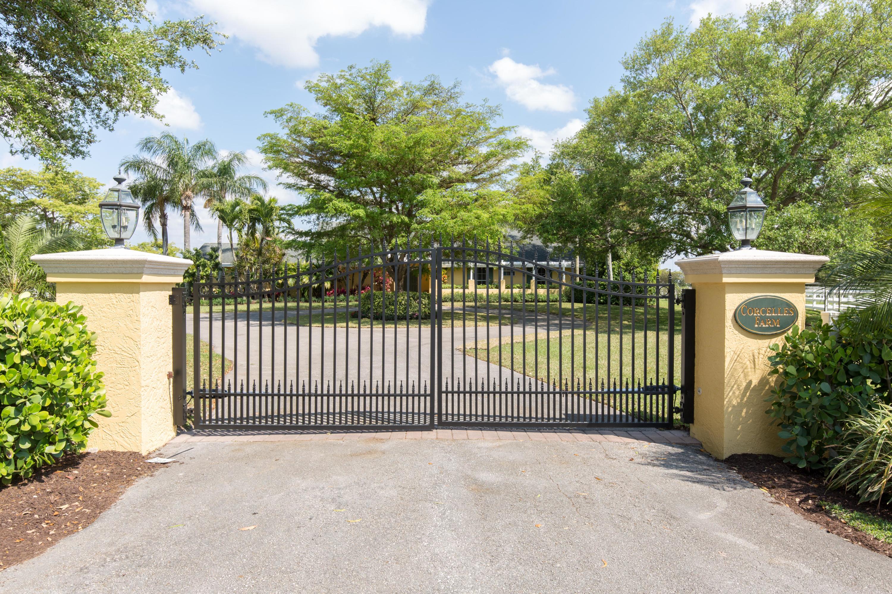 PALM BEACH POINT - Residential