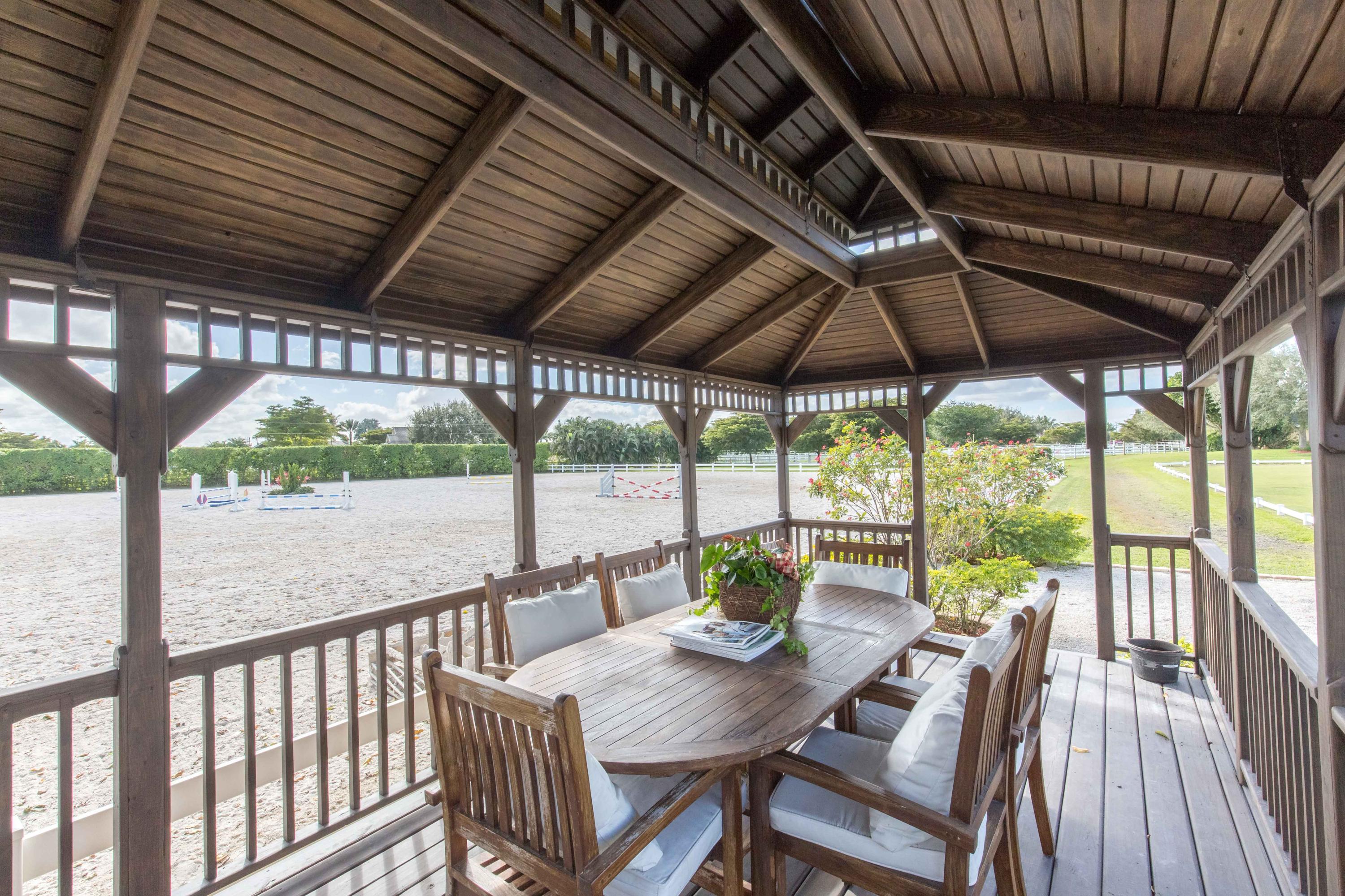 PALM BEACH POINT - Residential