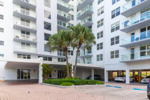 PATRICIAN OF PALM BEACH CONDO - Residential