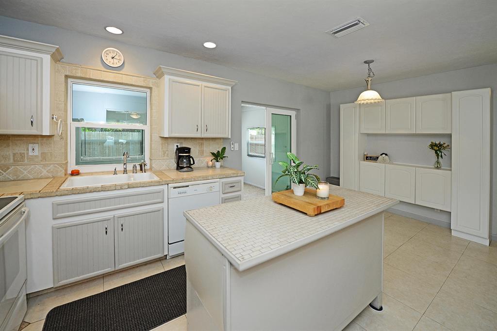 HIDDEN VALLEY - Residential